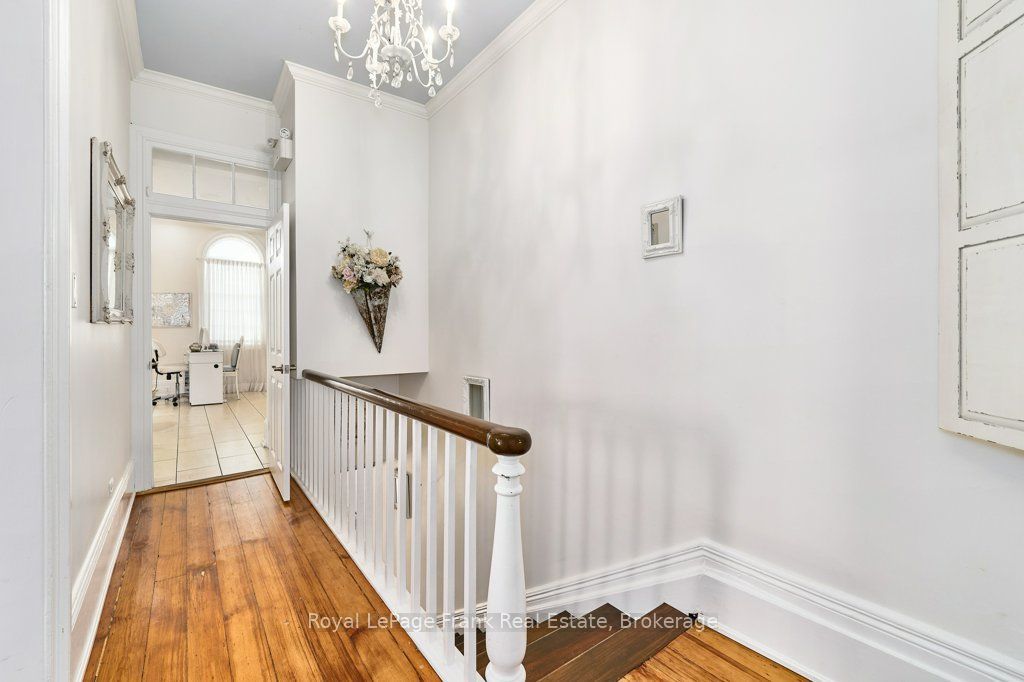 159 Brock Street N Property Photo 13