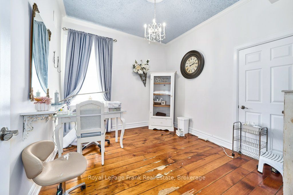 159 Brock Street N Property Photo 16