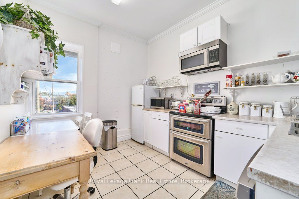 159 Brock Street N Property Photo 19