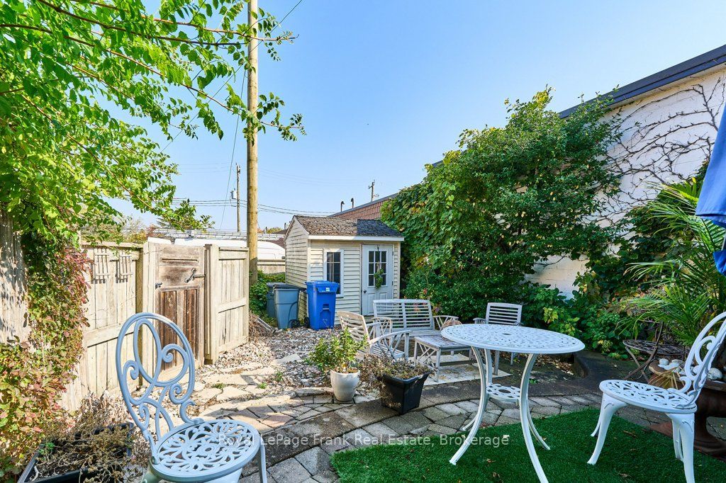 159 Brock Street N Property Photo 22