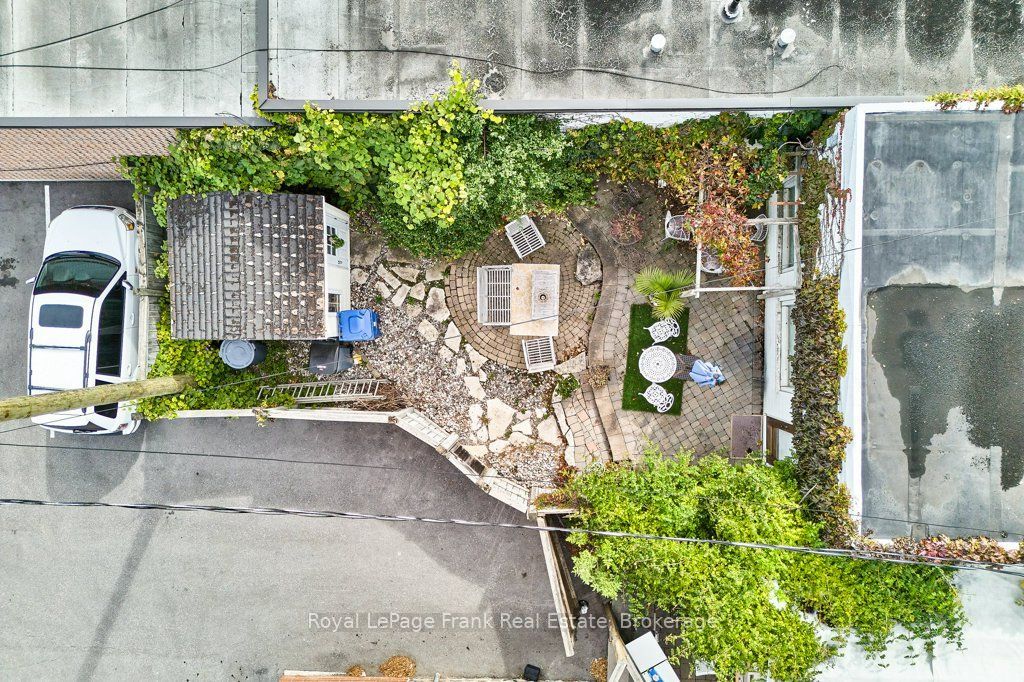 159 Brock Street N Property Photo 23