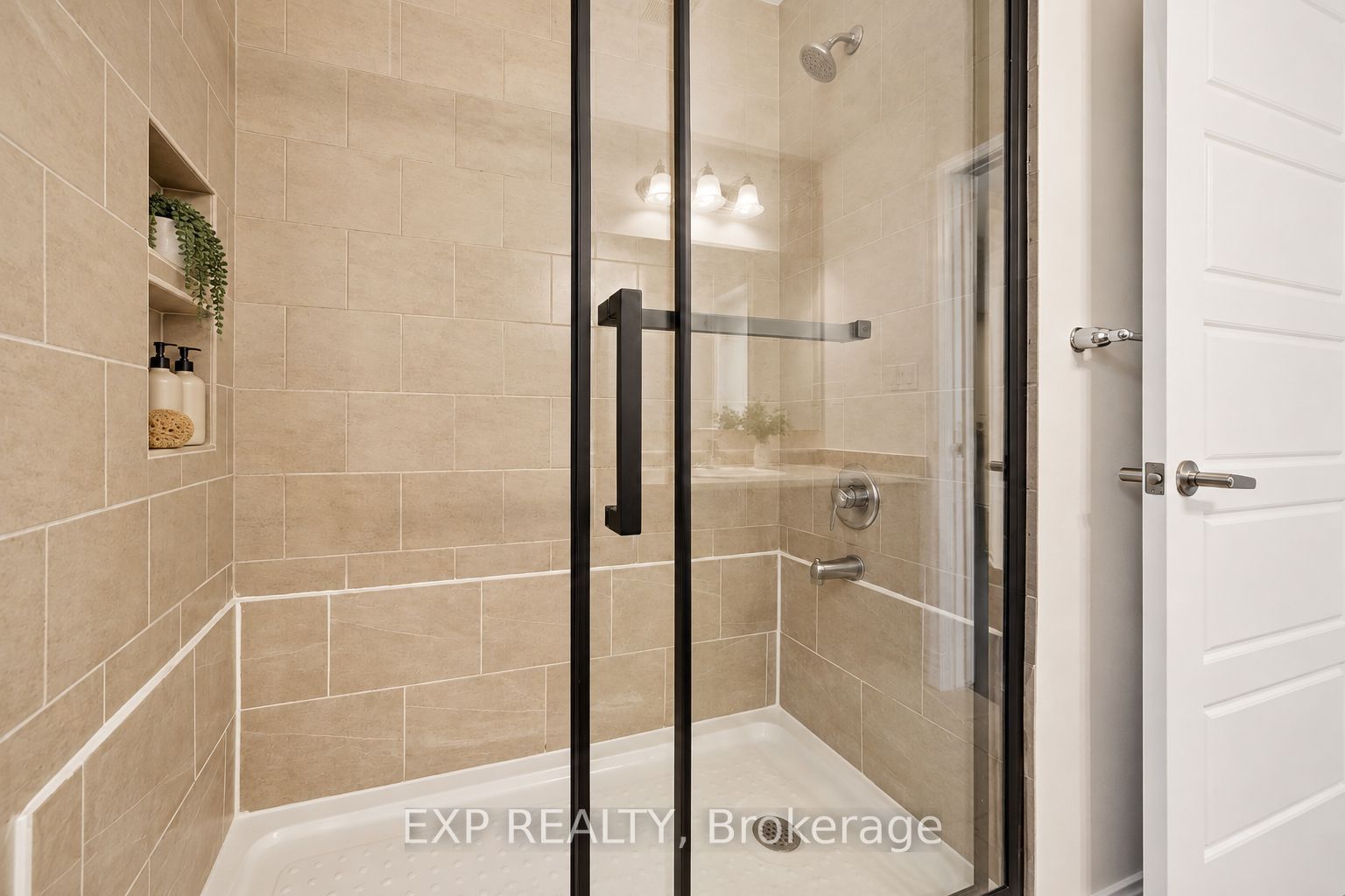 1044 Cameo Street Property Photo 24