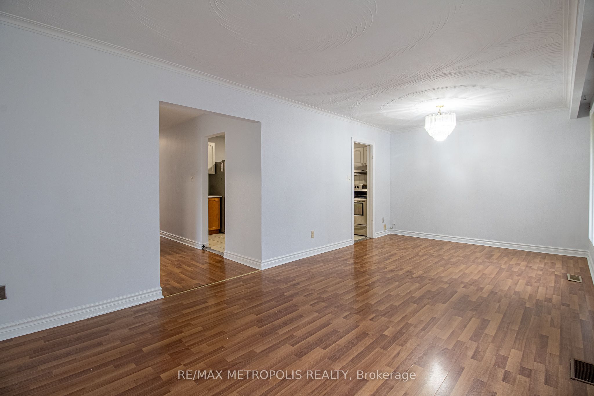 57 Chancellor Drive Upper Property Photo 5