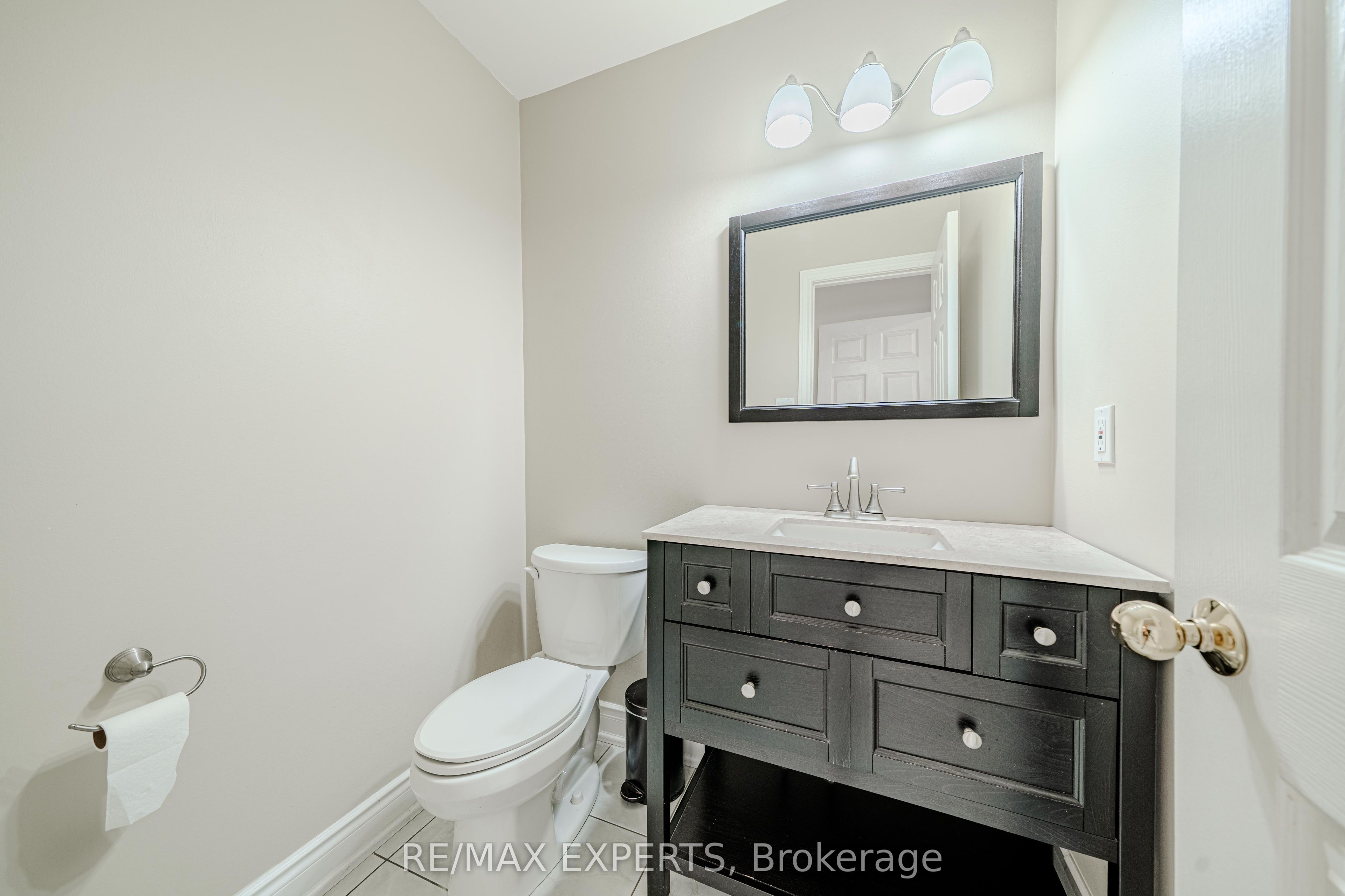 231 Mossbrook Square Property Photo 19