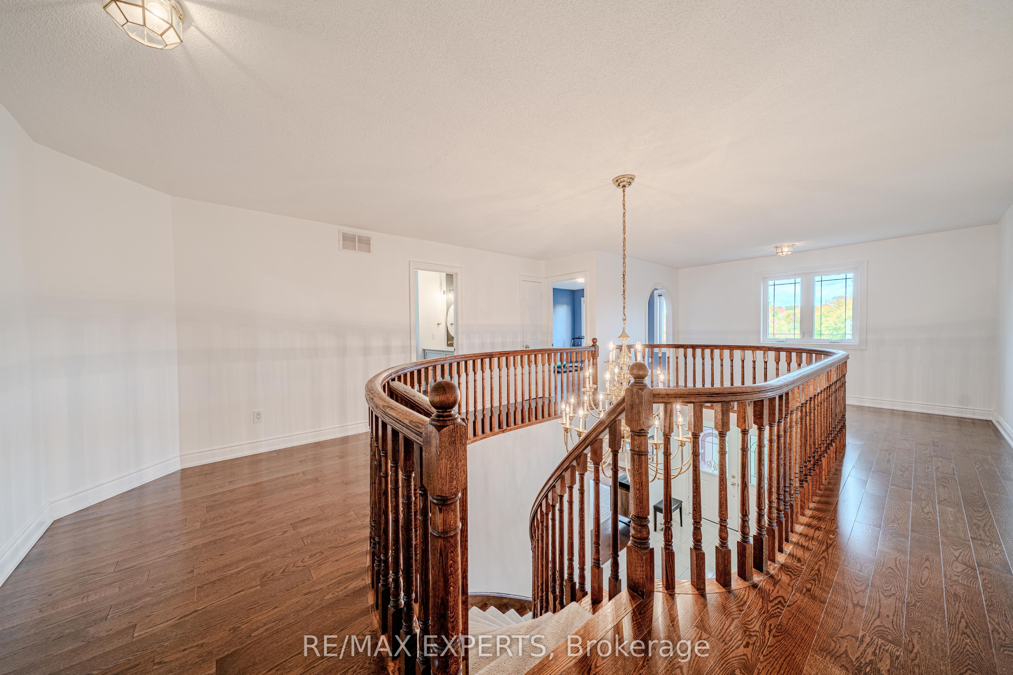 231 Mossbrook Square Property Photo 20