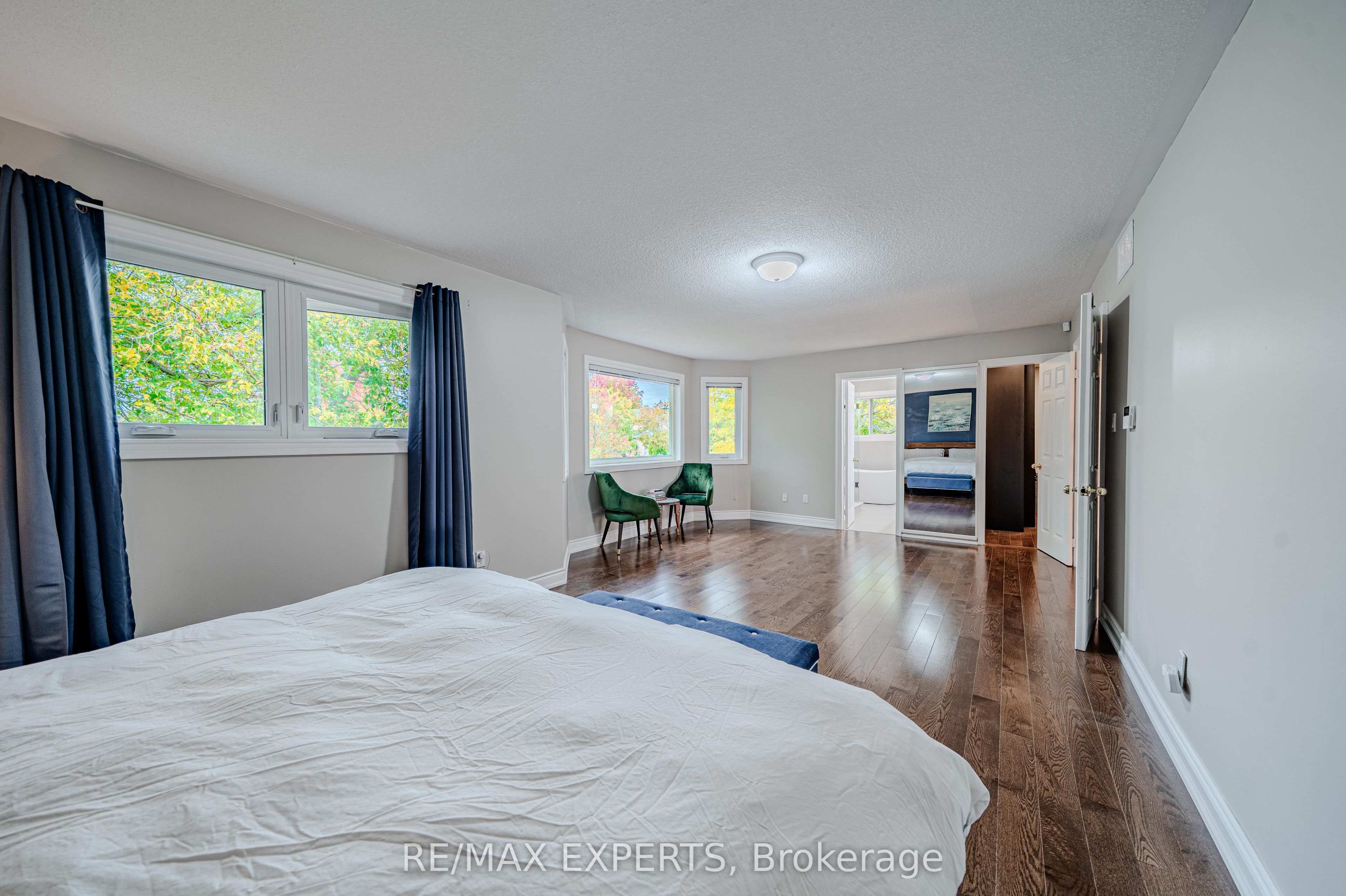 231 Mossbrook Square Property Photo 24