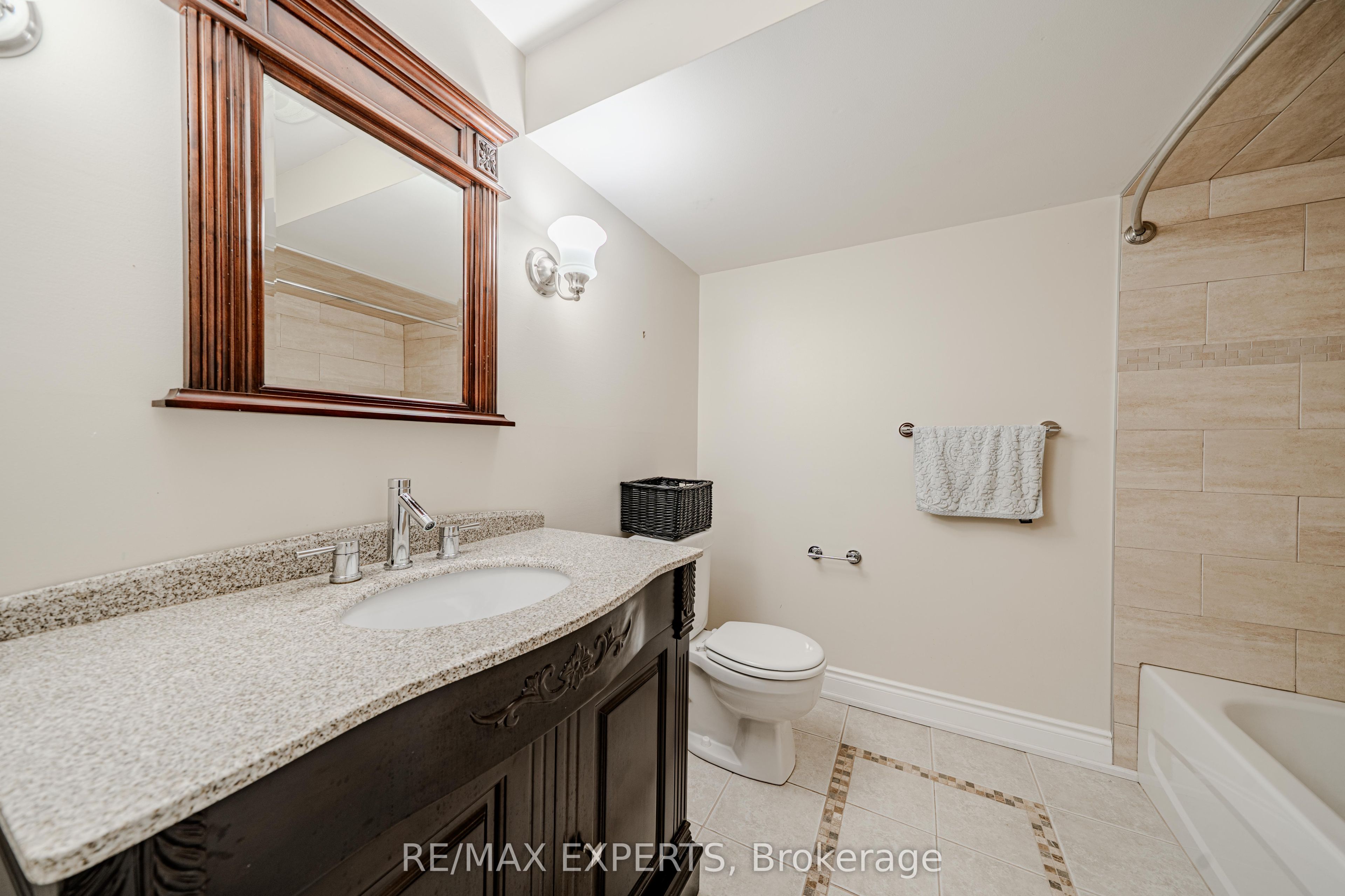 231 Mossbrook Square Property Photo 39