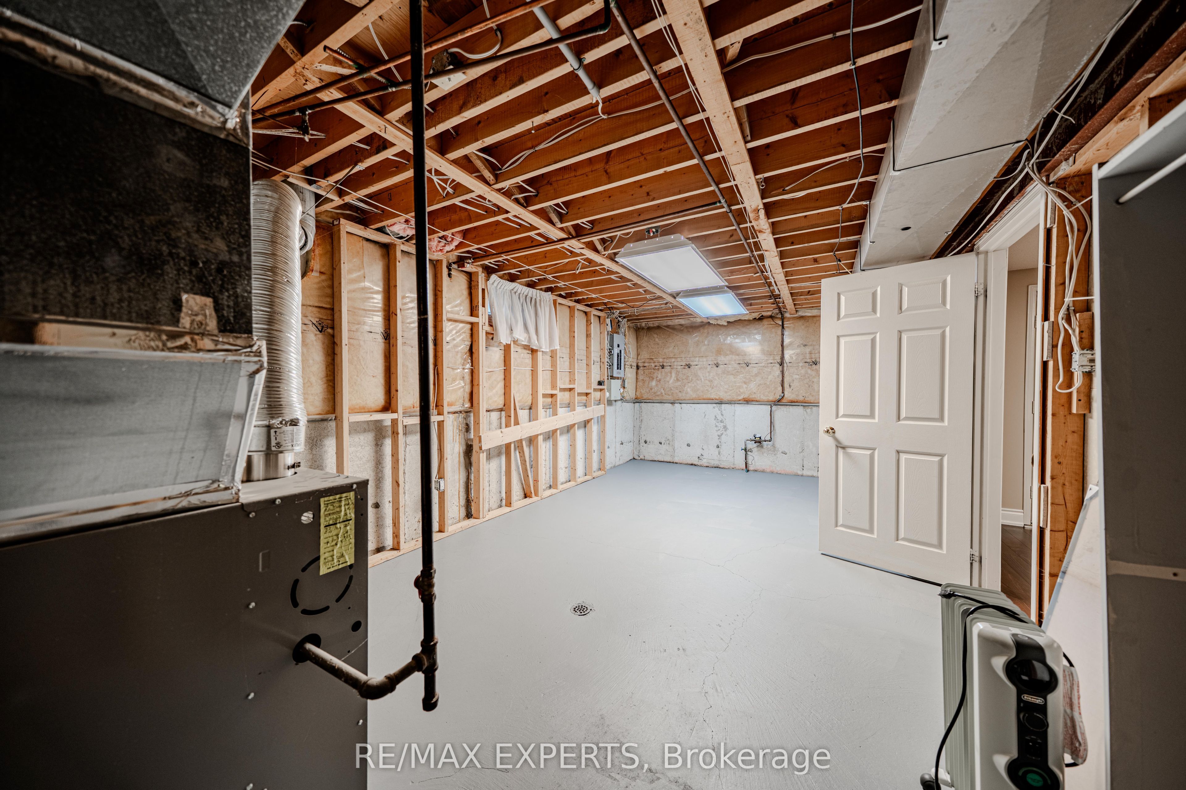 231 Mossbrook Square Property Photo 40
