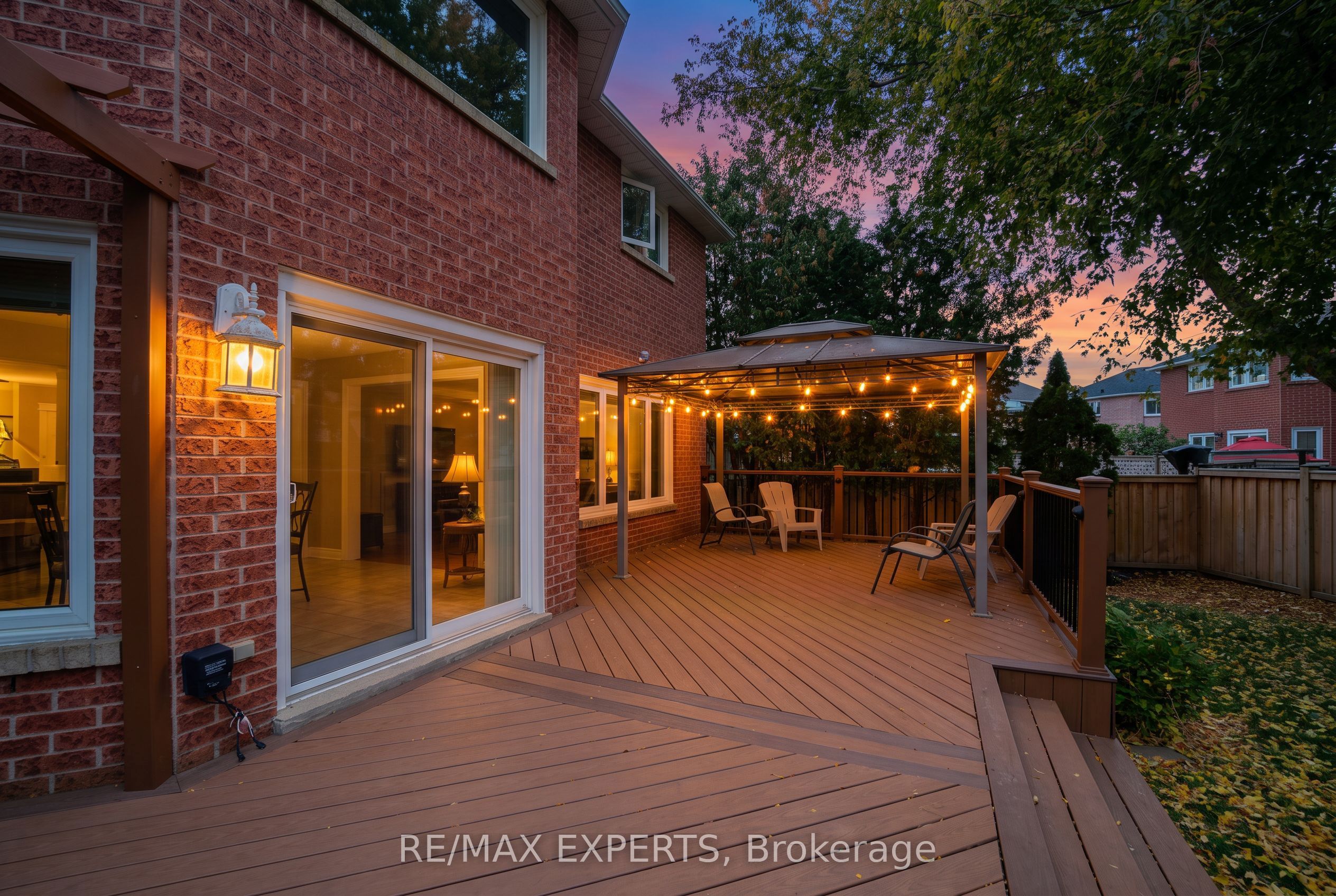231 Mossbrook Square Property Photo 45