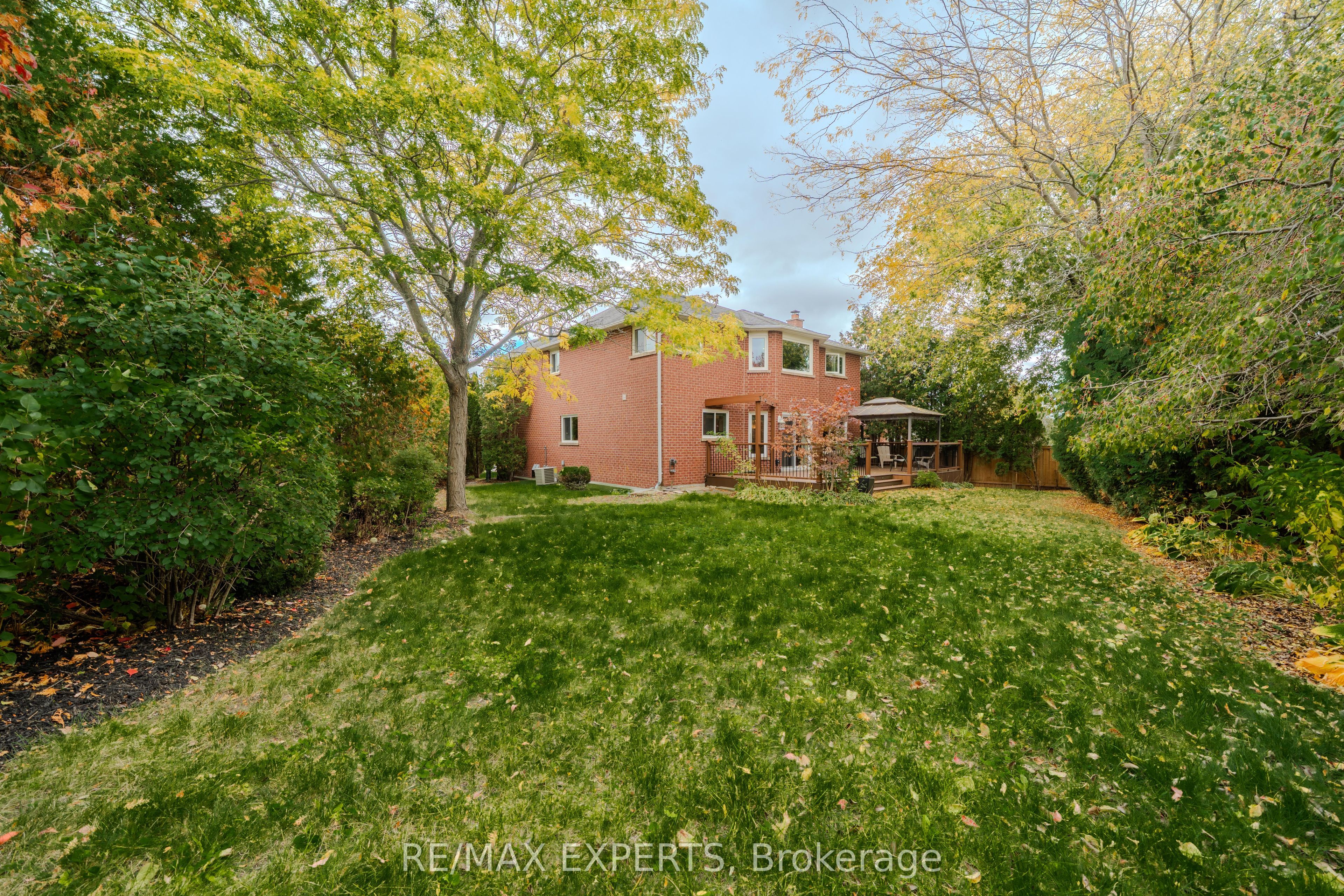 231 Mossbrook Square Property Photo 46