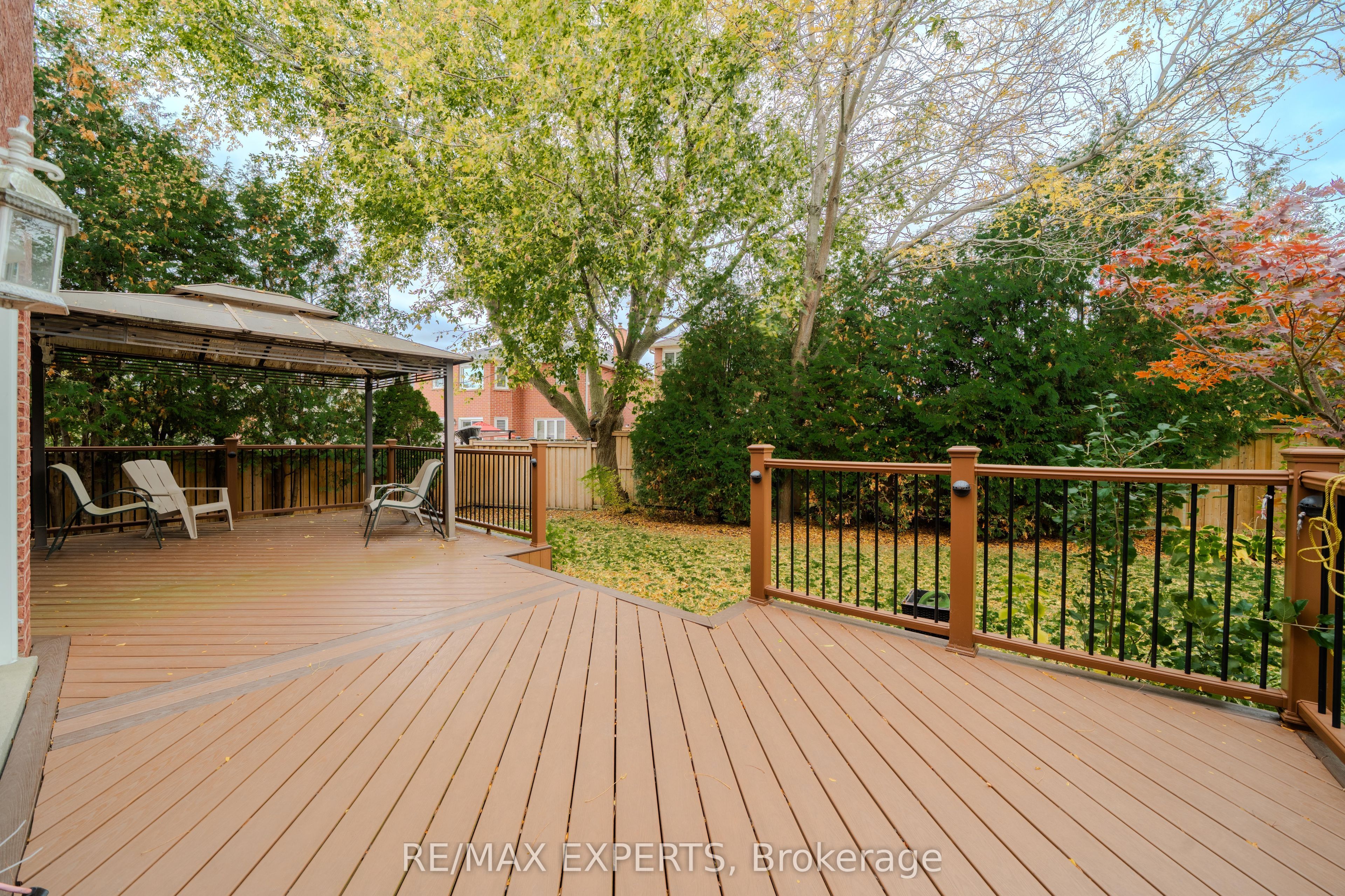 231 Mossbrook Square Property Photo 48