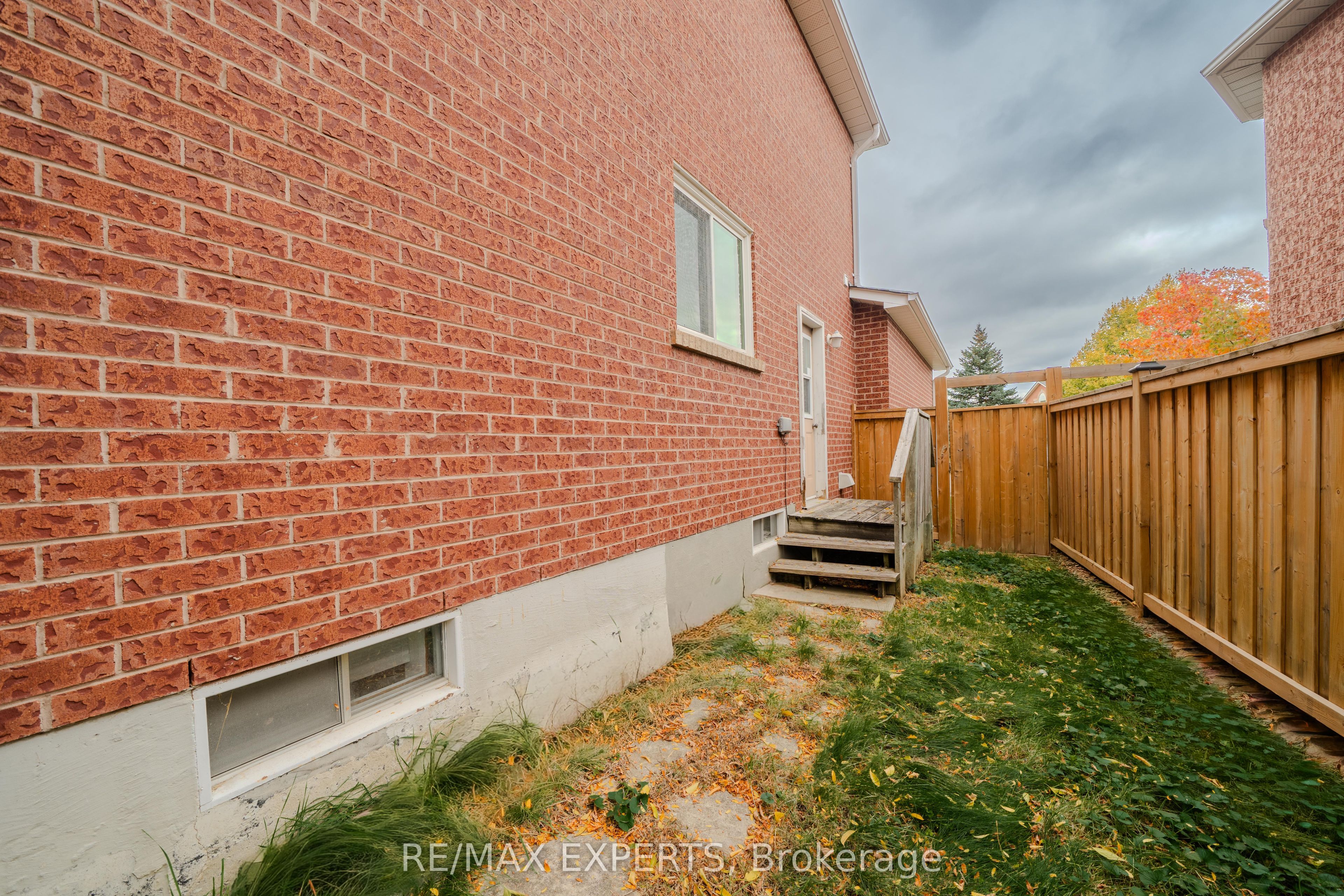 231 Mossbrook Square Property Photo 50