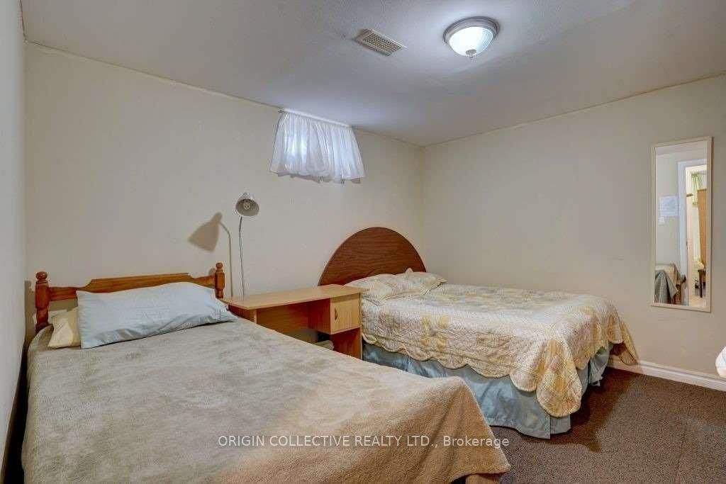 42 Par Avenue Basement Property Photo 6