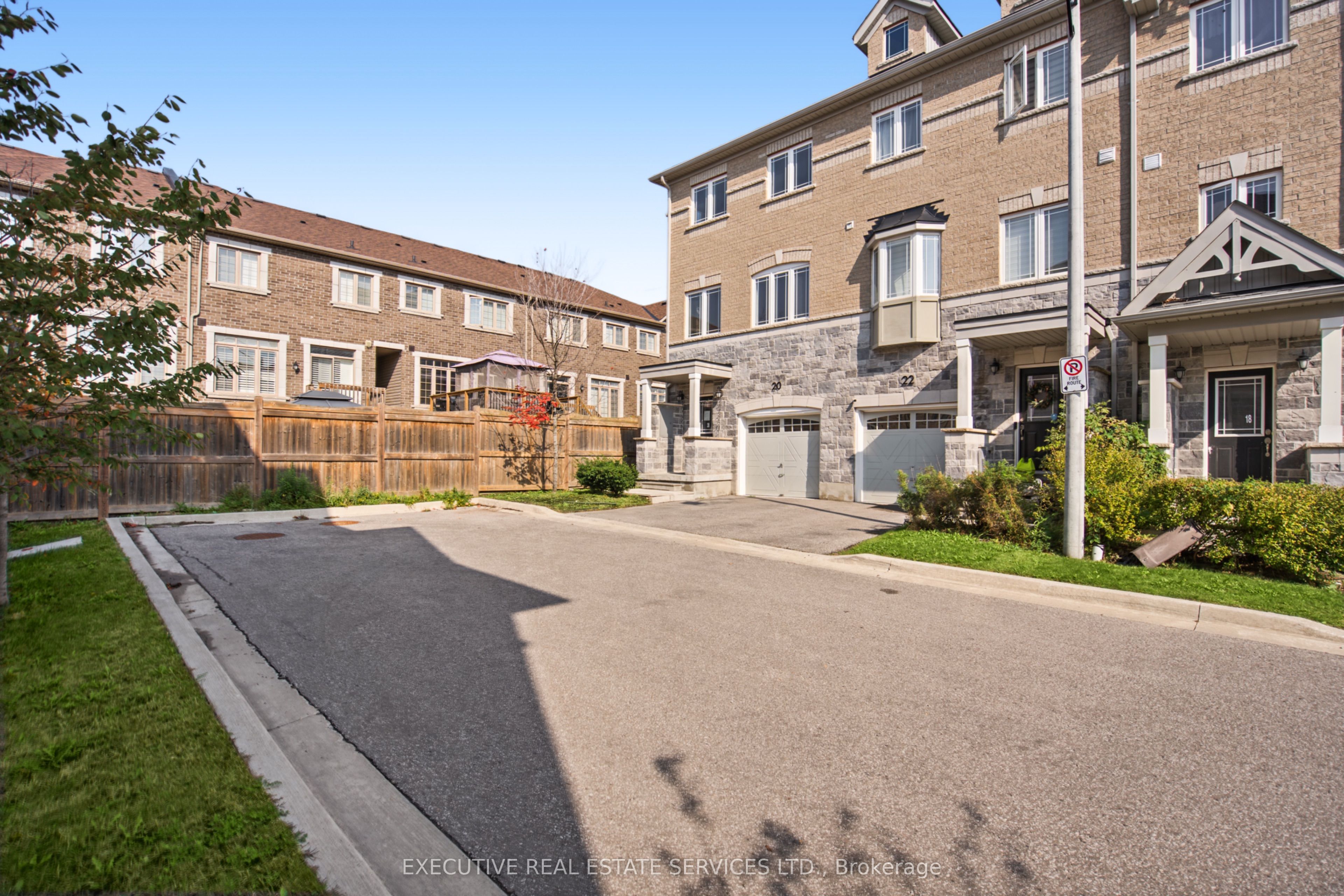 20 Waterstone Way Property Photo 1