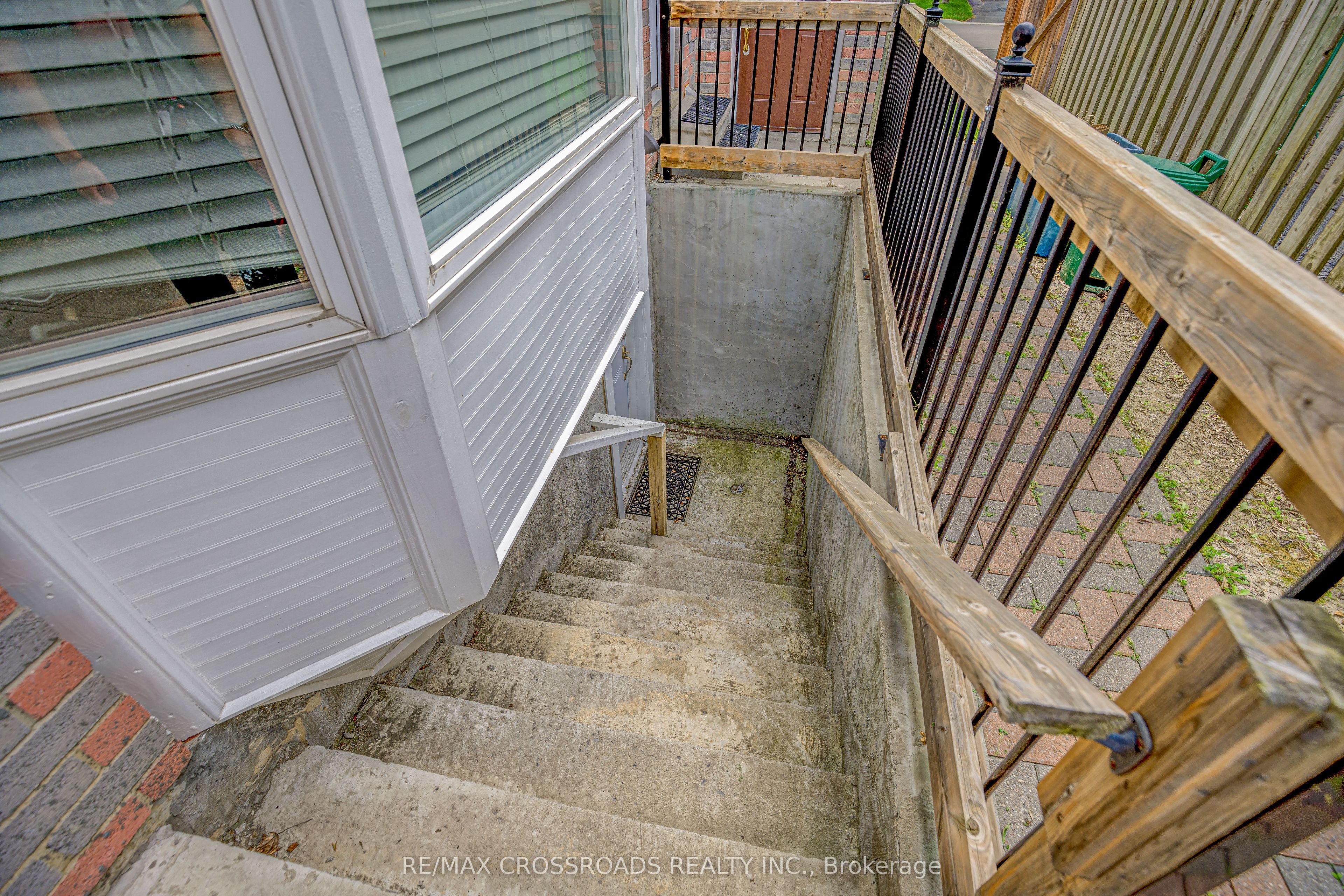 2 Viceregal Court (basement) Property Photo 5