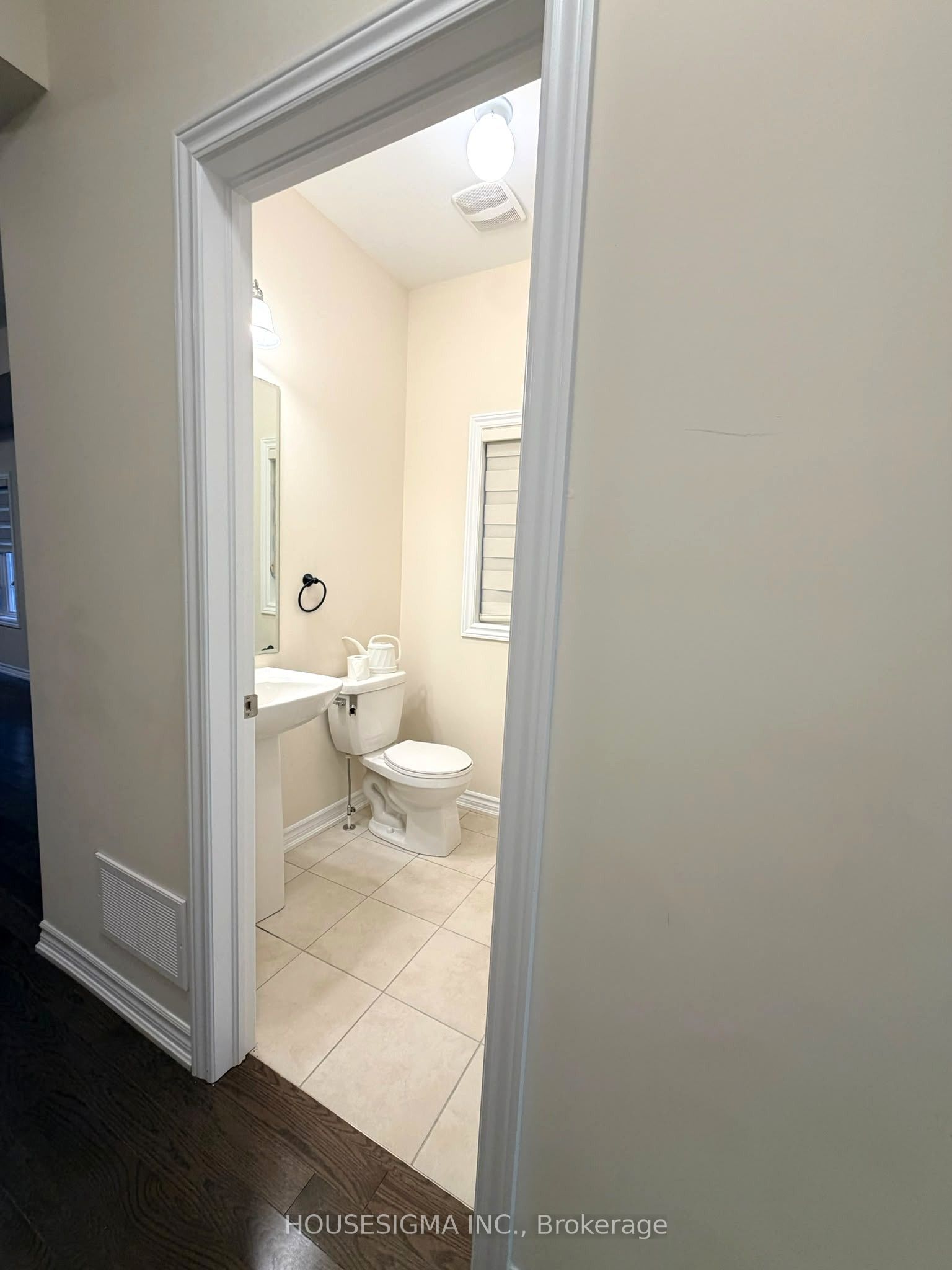 206 Ronald Guscott Street Property Photo 9