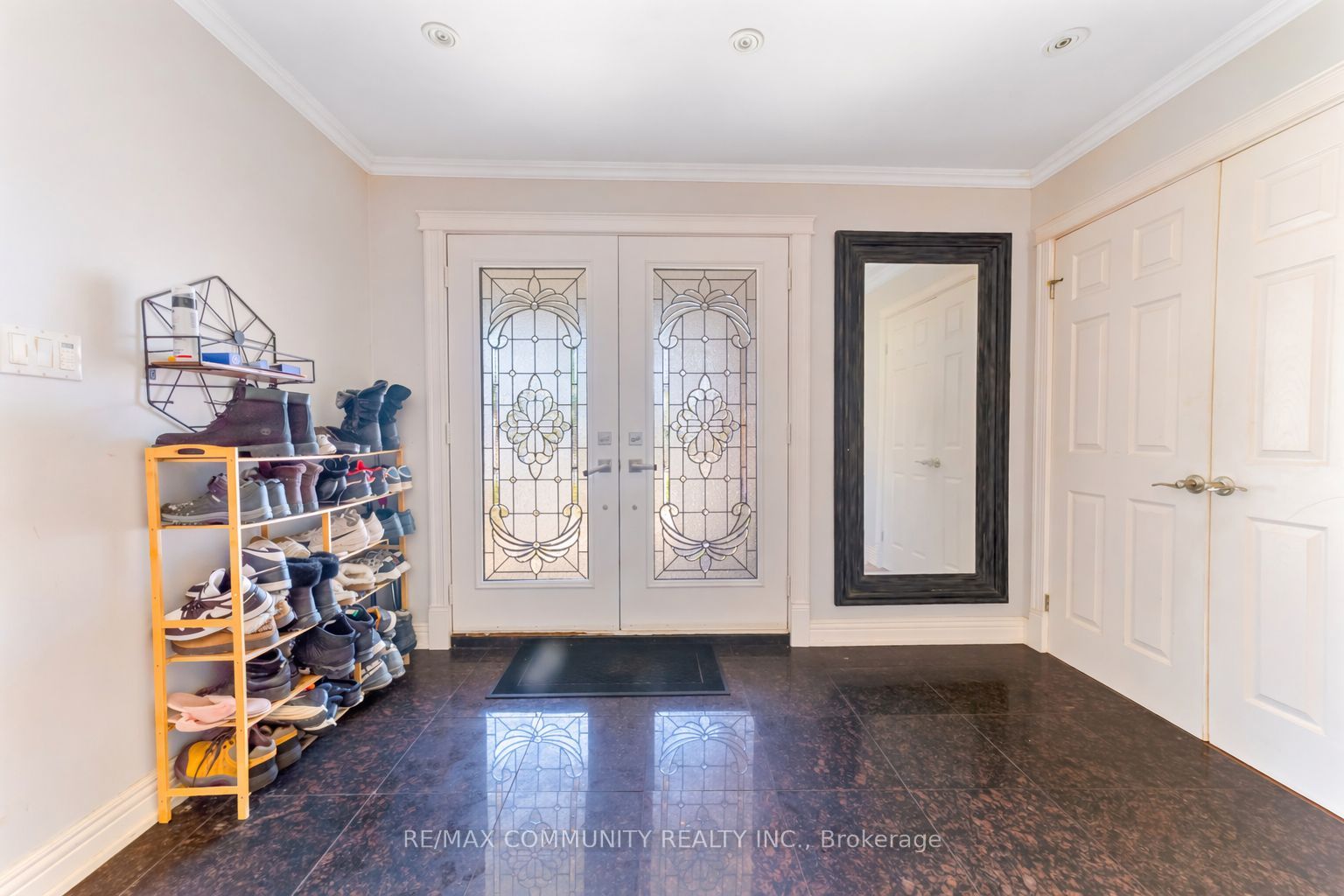 56 Cedar Brae Boulevard Property Photo 6