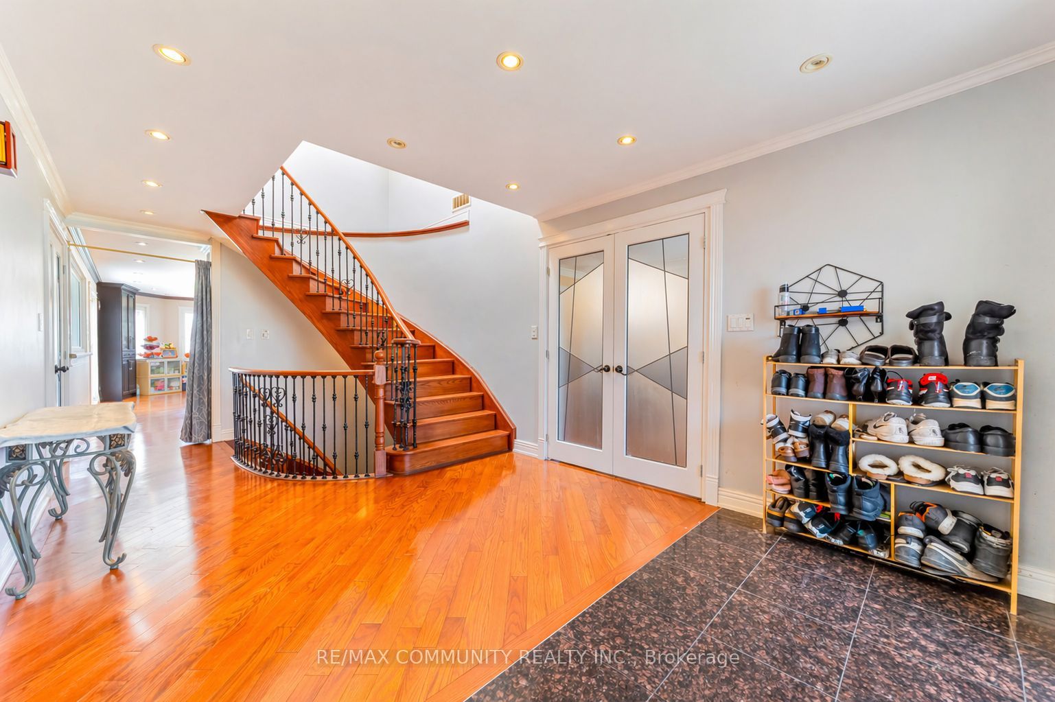 56 Cedar Brae Boulevard Property Photo 7