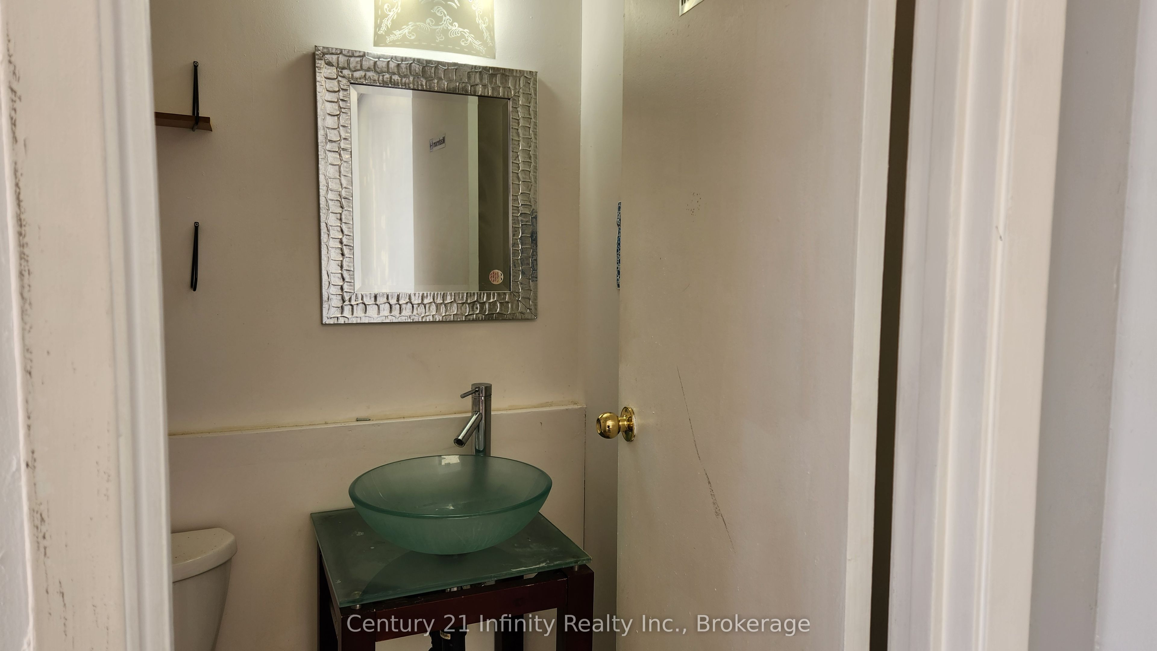 153 Brock Street N 3 Property Photo 7
