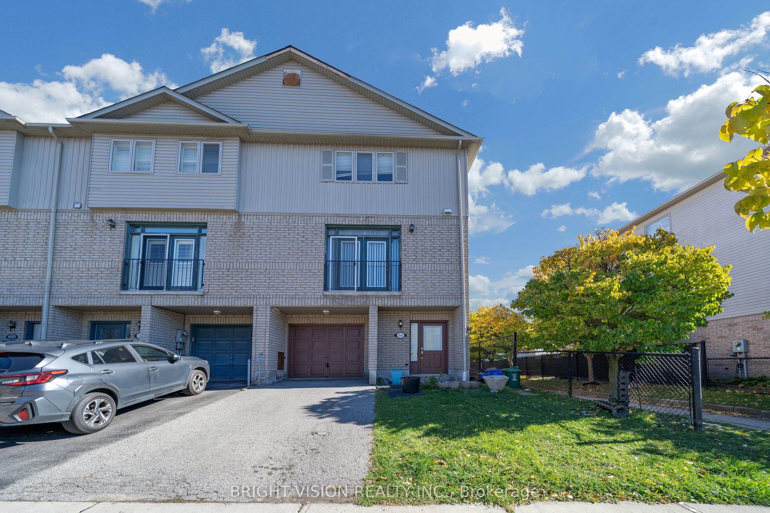 1543 Hummingbird Court Property Photo 2