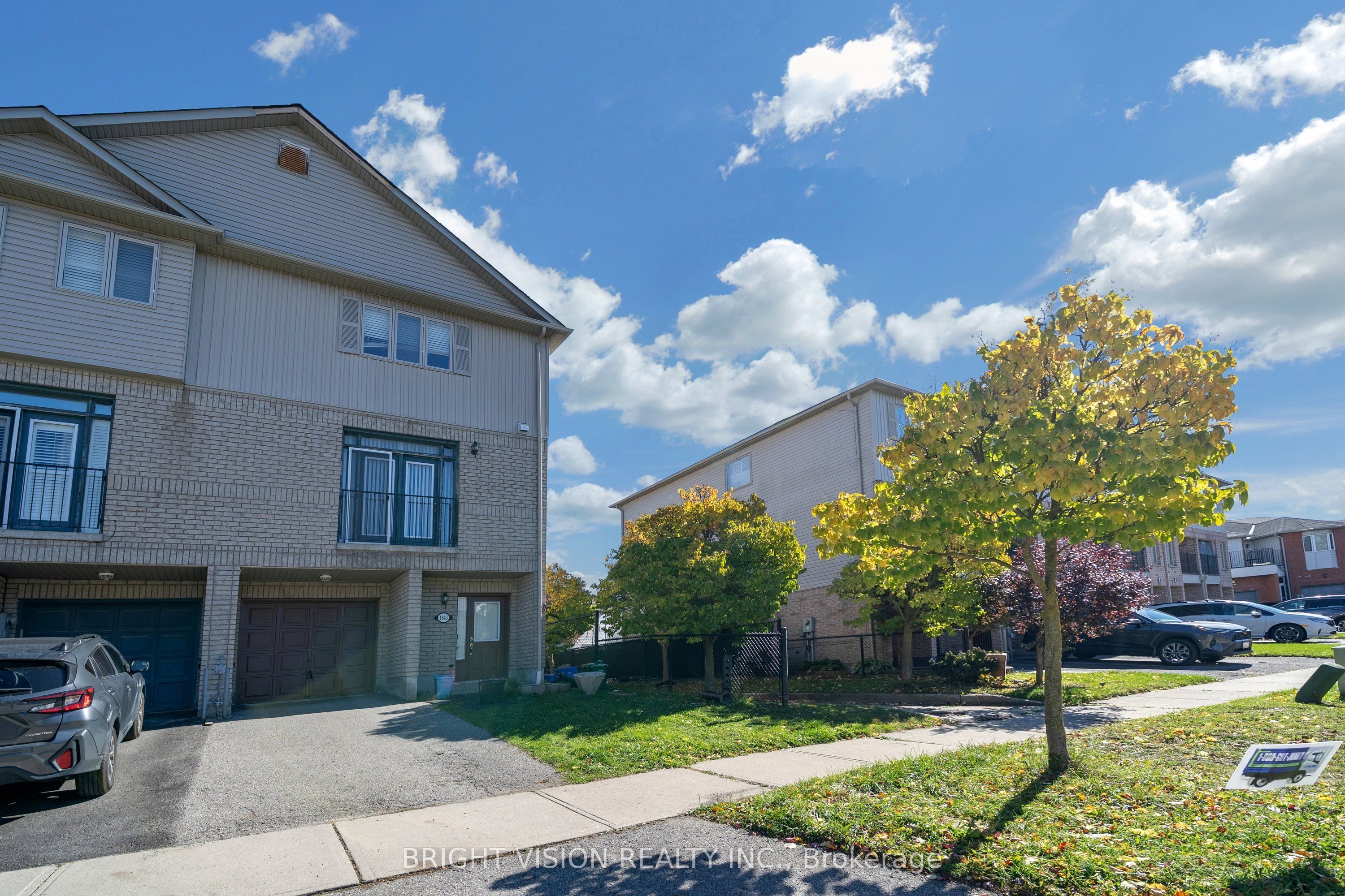 1543 Hummingbird Court Property Photo 3