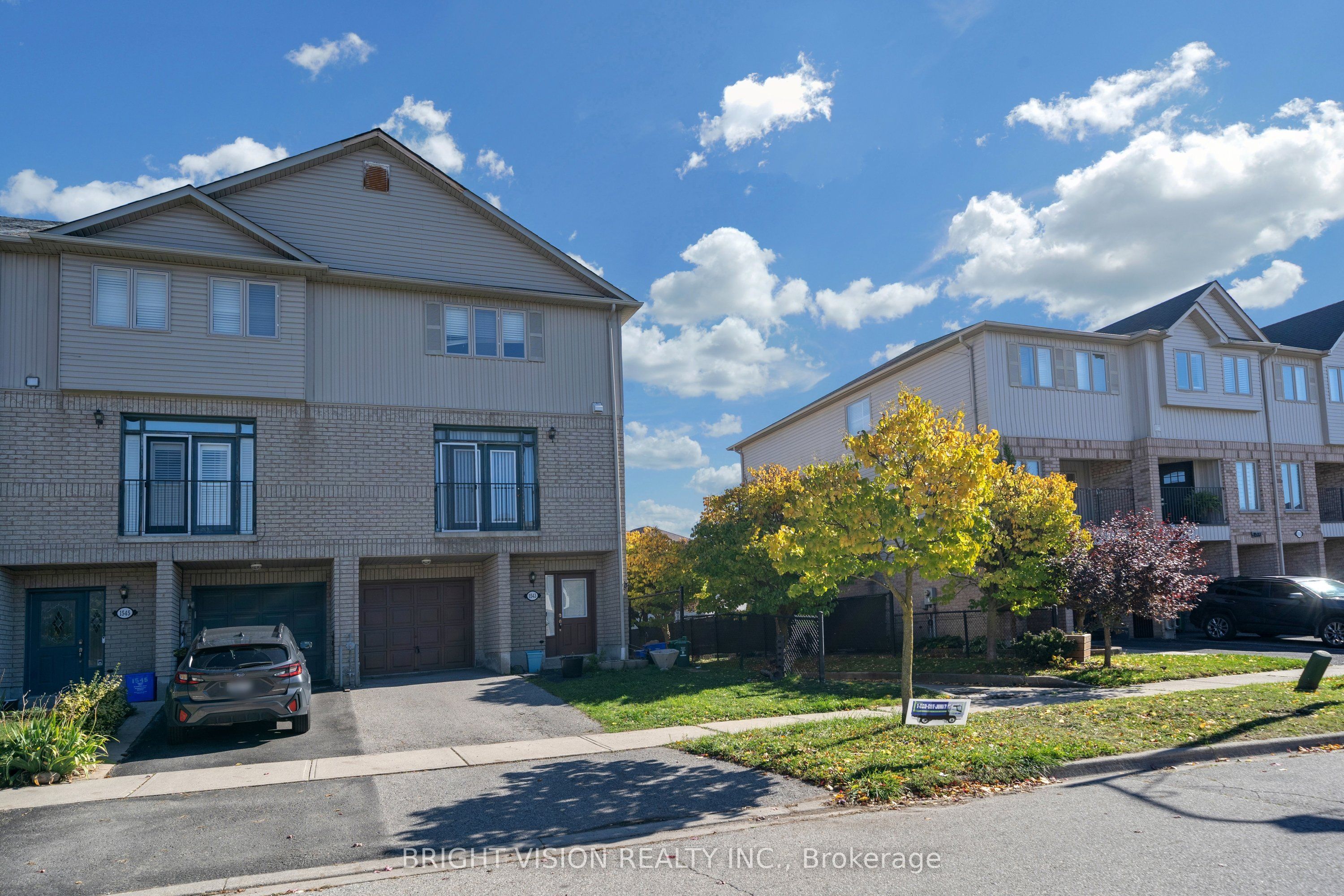 1543 Hummingbird Court Property Photo 4