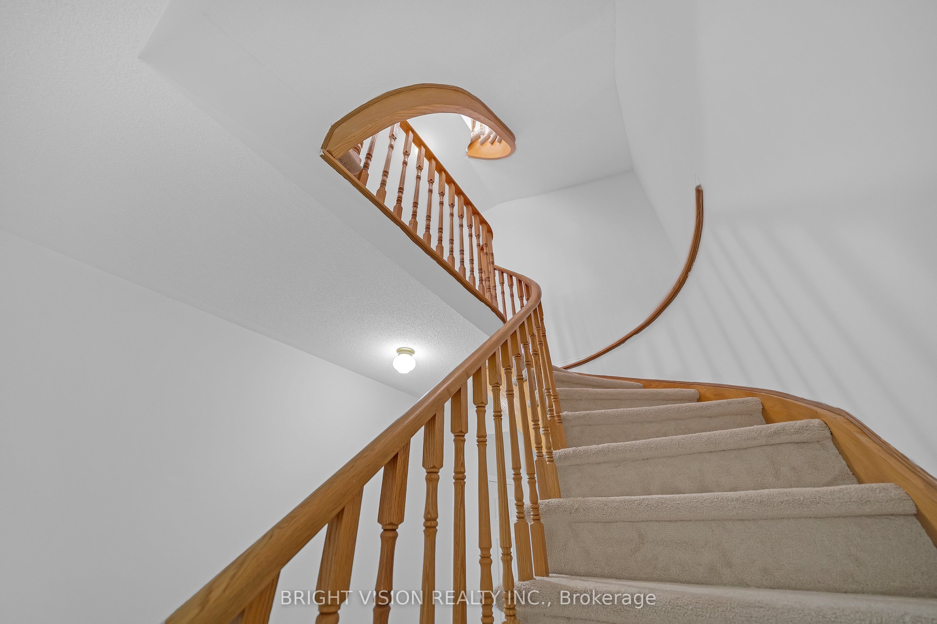 1543 Hummingbird Court Property Photo 11