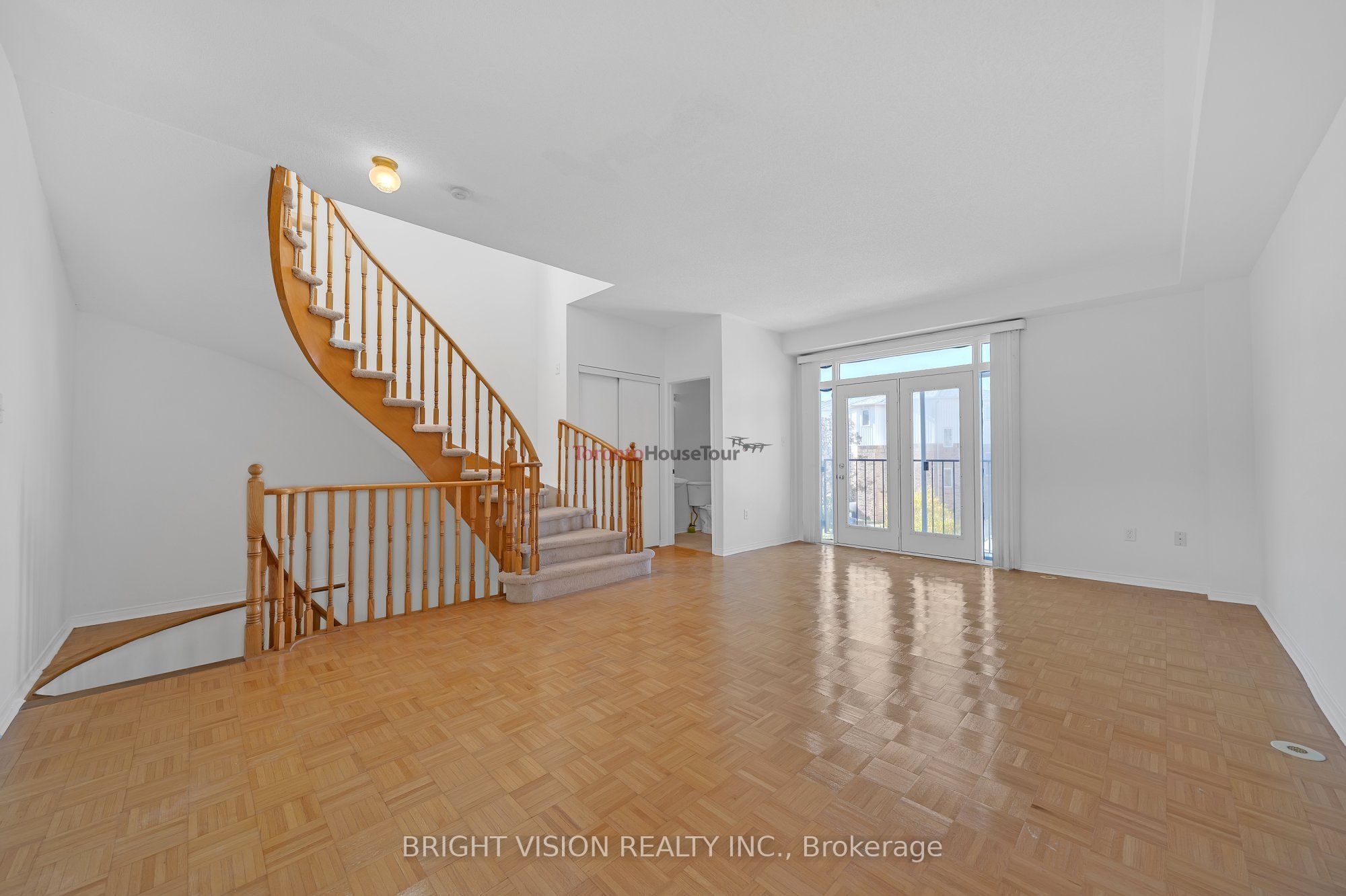 1543 Hummingbird Court Property Photo 12