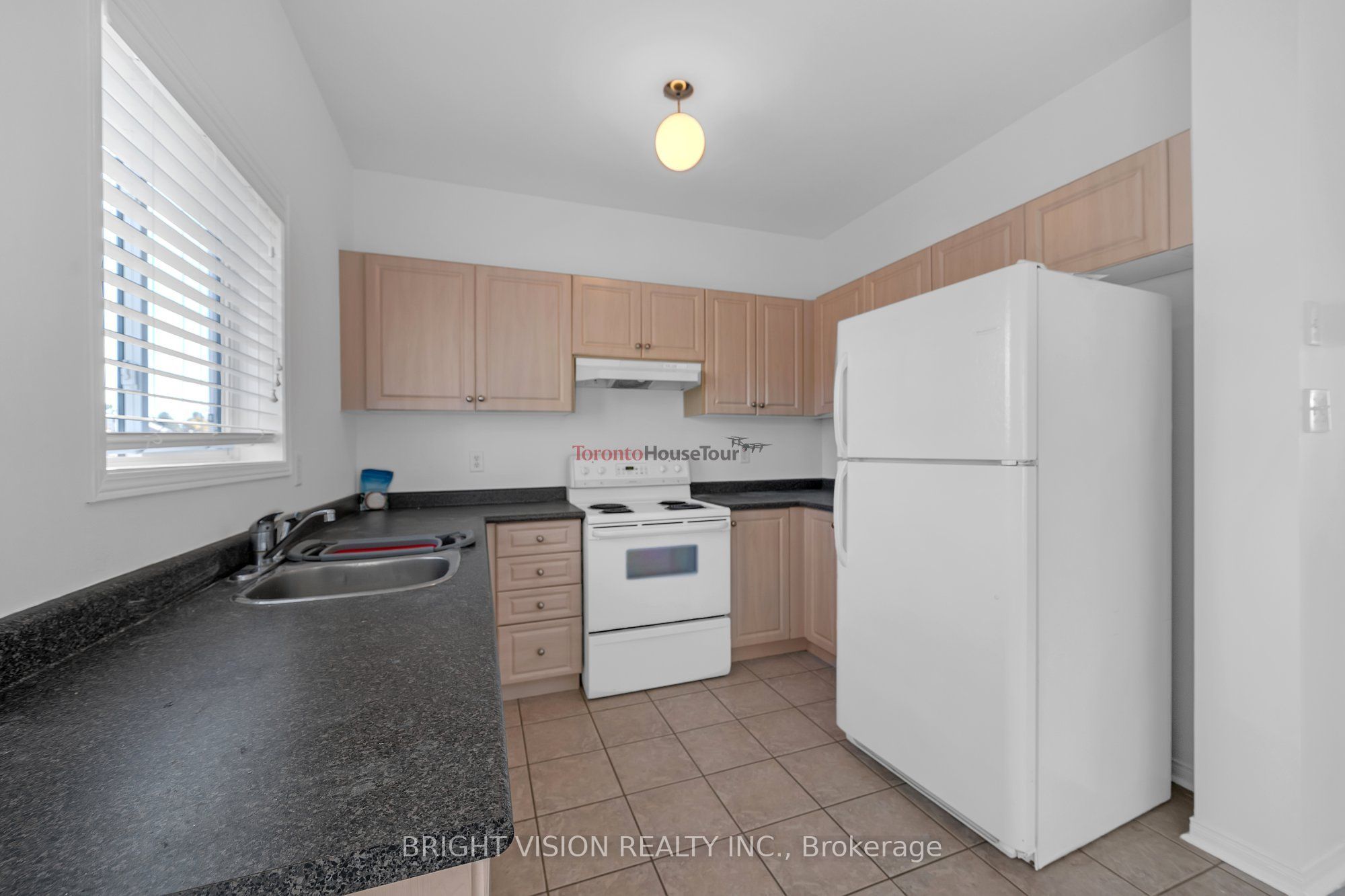 1543 Hummingbird Court Property Photo 18