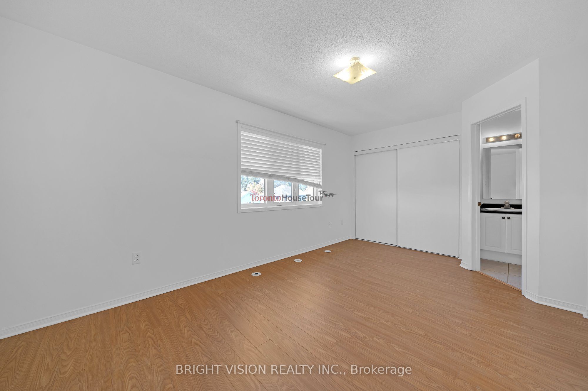 1543 Hummingbird Court Property Photo 23
