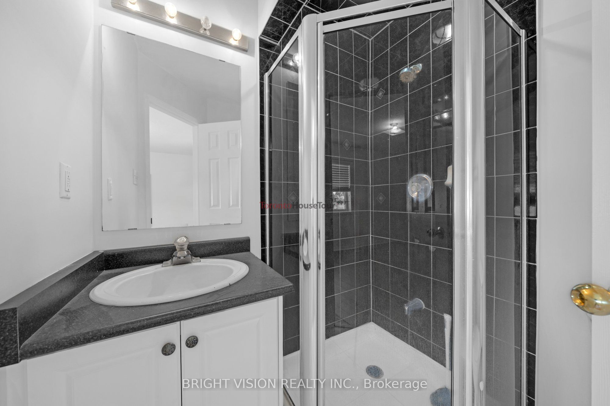 1543 Hummingbird Court Property Photo 25