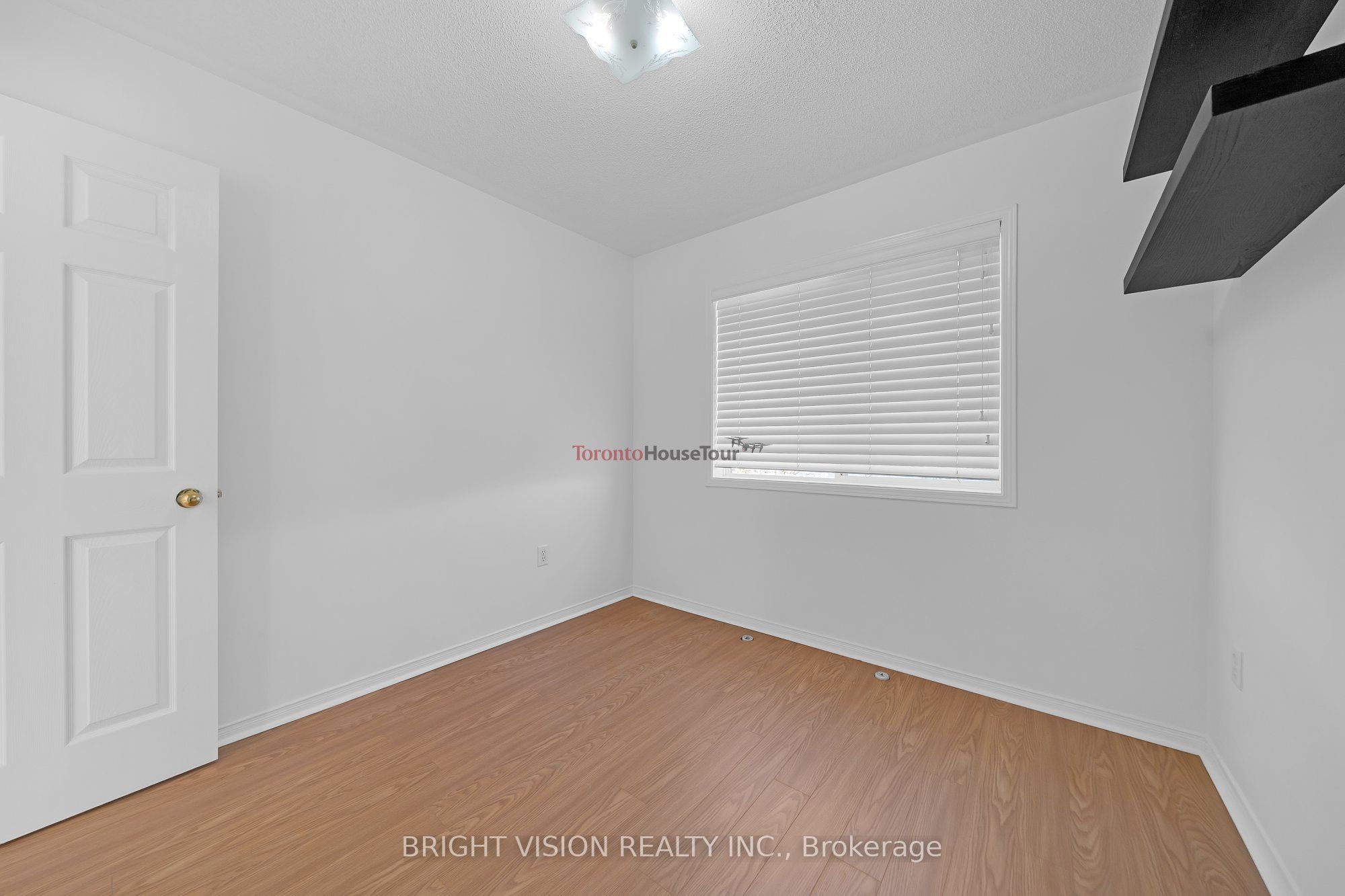 1543 Hummingbird Court Property Photo 27