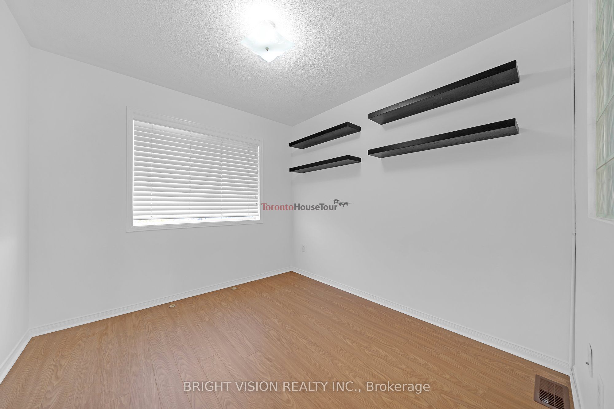 1543 Hummingbird Court Property Photo 30