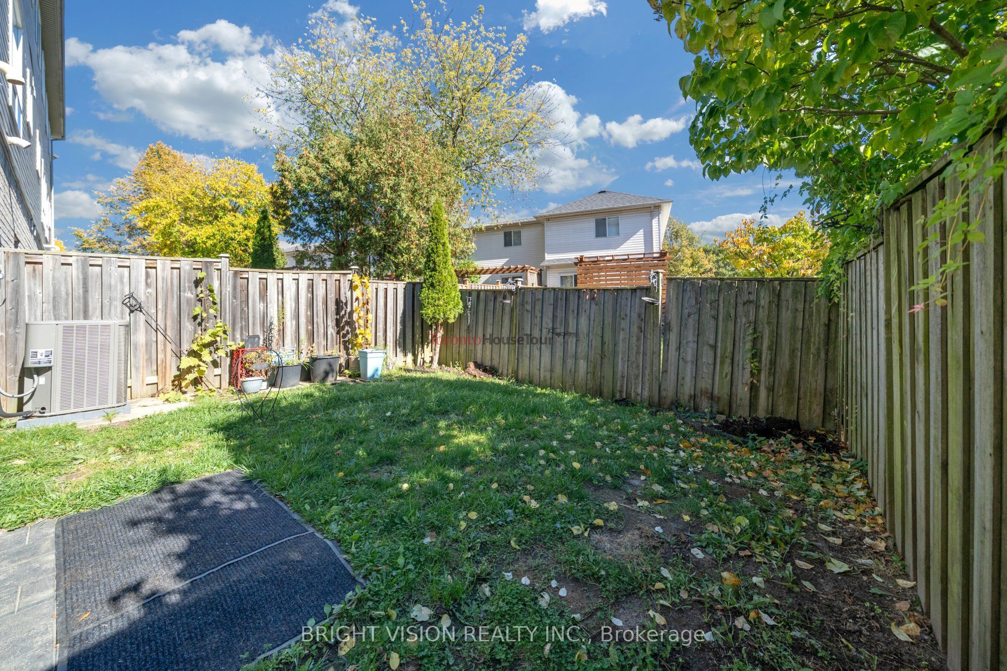1543 Hummingbird Court Property Photo 33