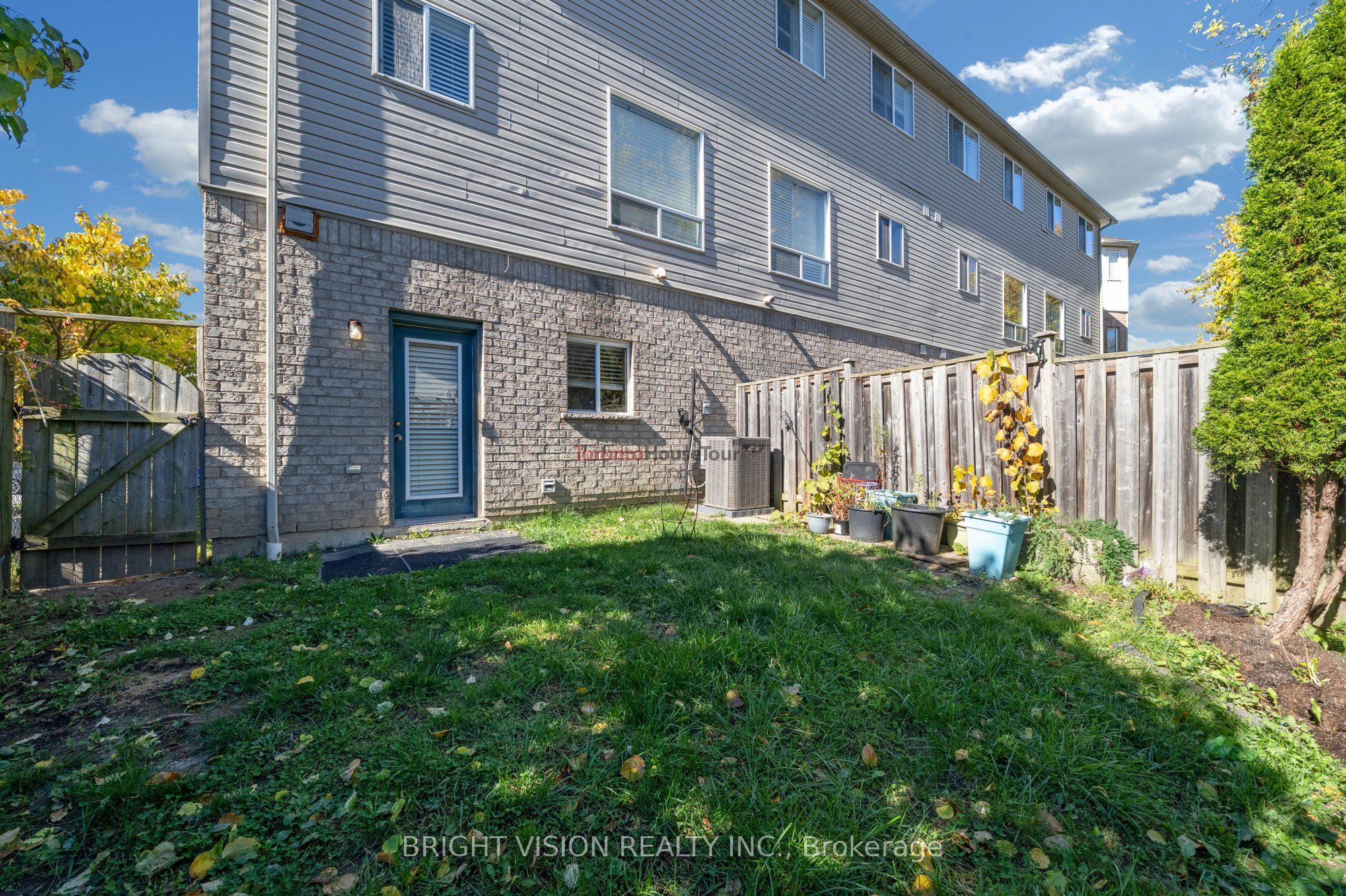 1543 Hummingbird Court Property Photo 34