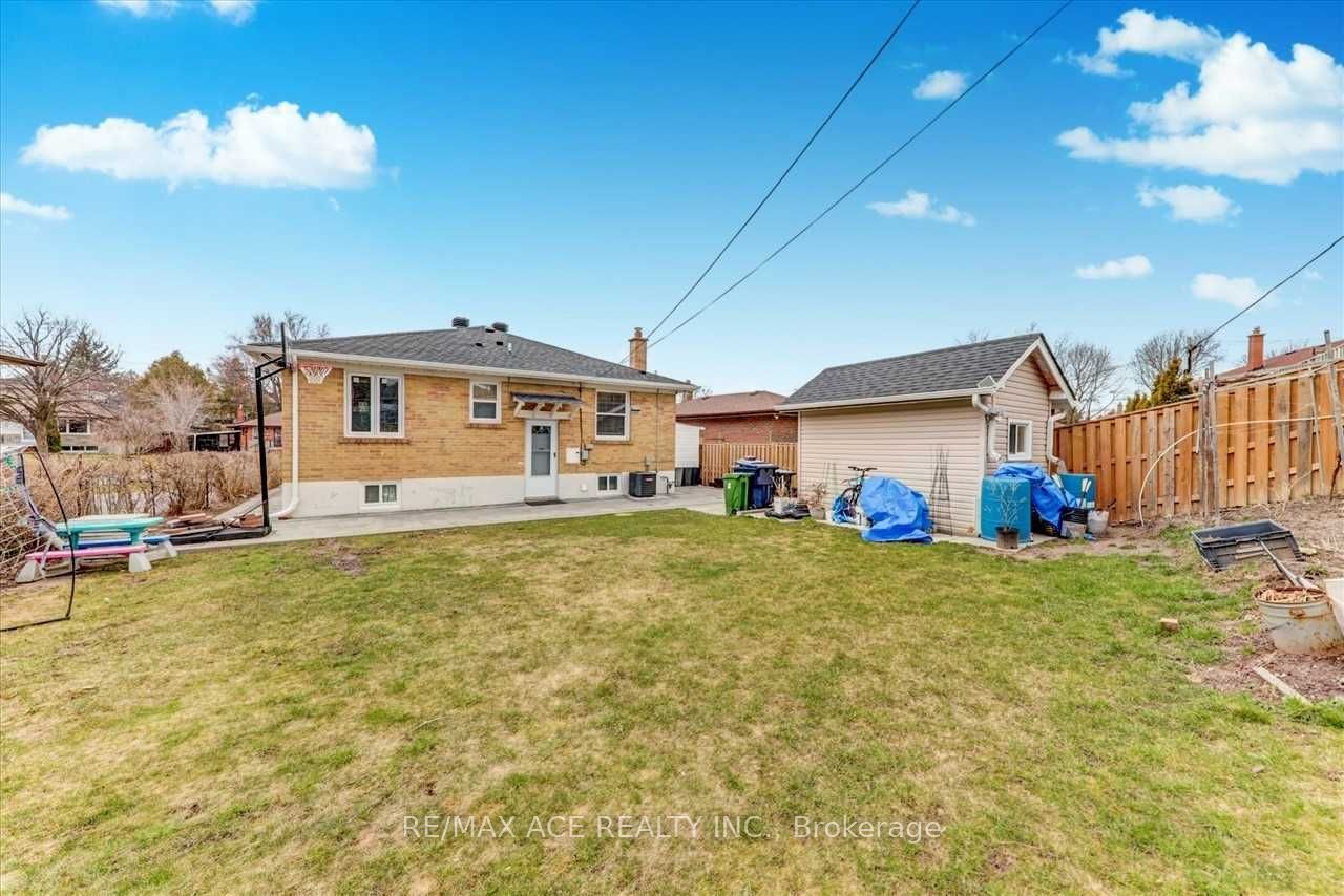 137 Janray Drive Main Property Photo 11