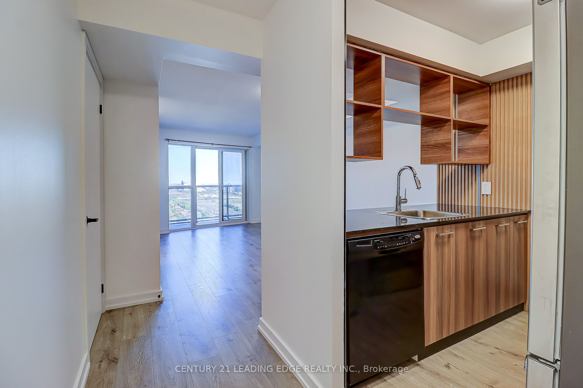 125 Village Green Square 3311 Property Photo 6