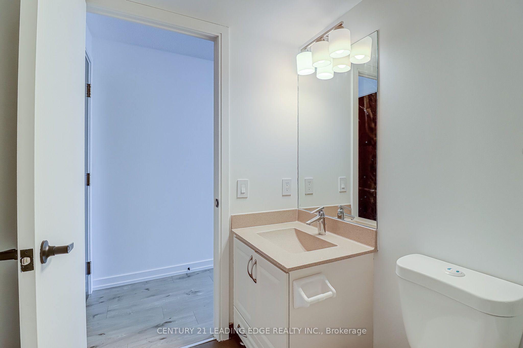 125 Village Green Square 3311 Property Photo 12