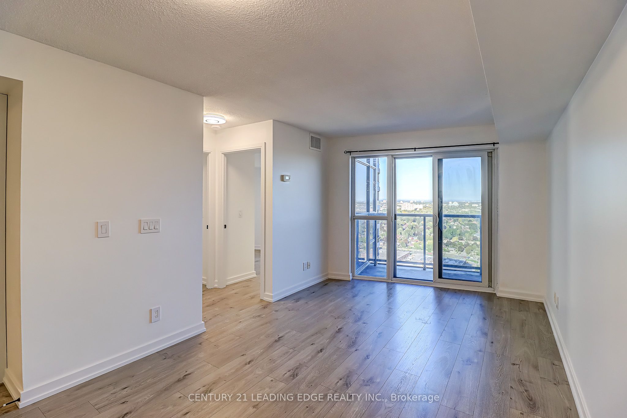 125 Village Green Square 3311 Property Photo 17