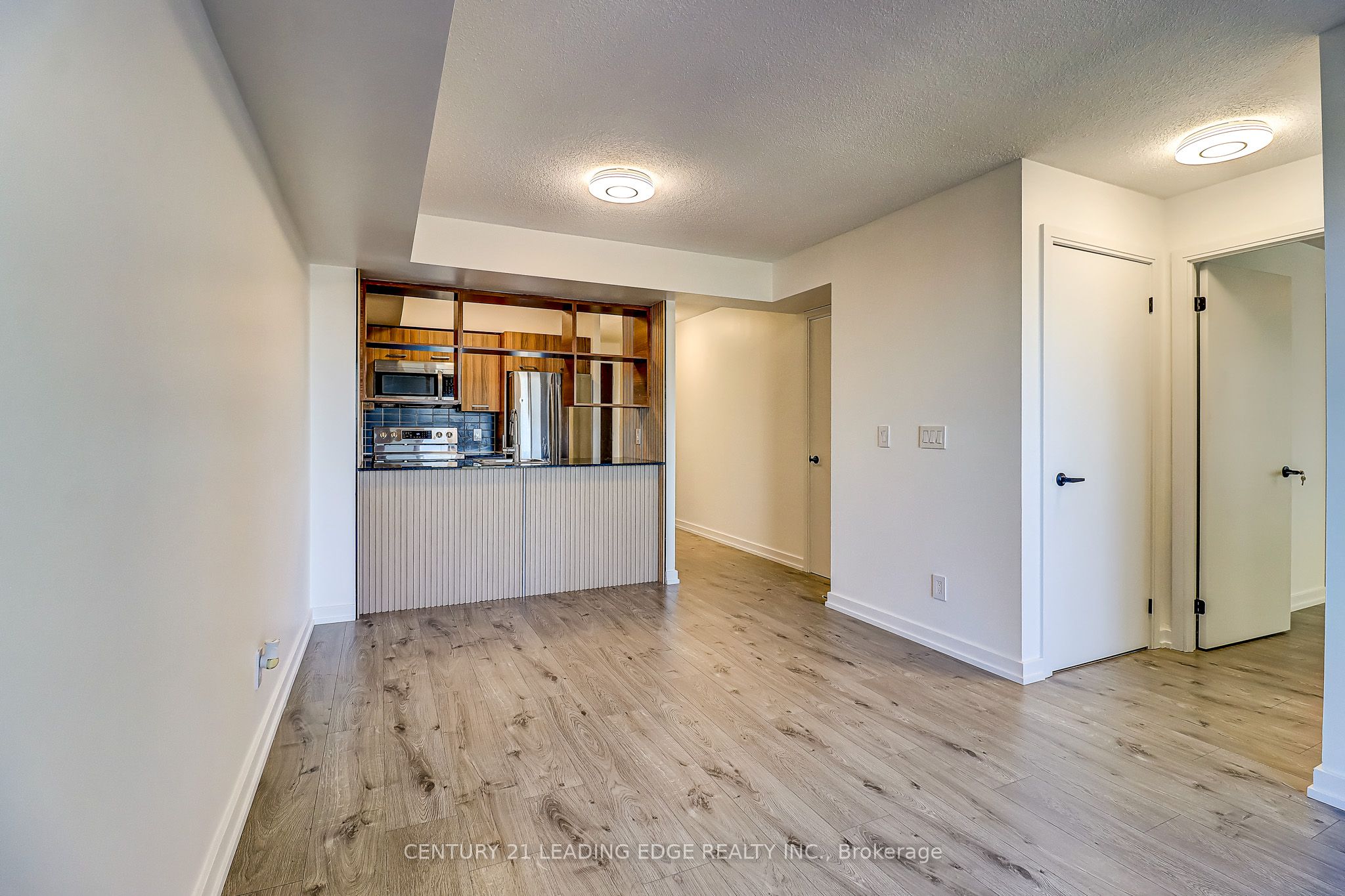125 Village Green Square 3311 Property Photo 20