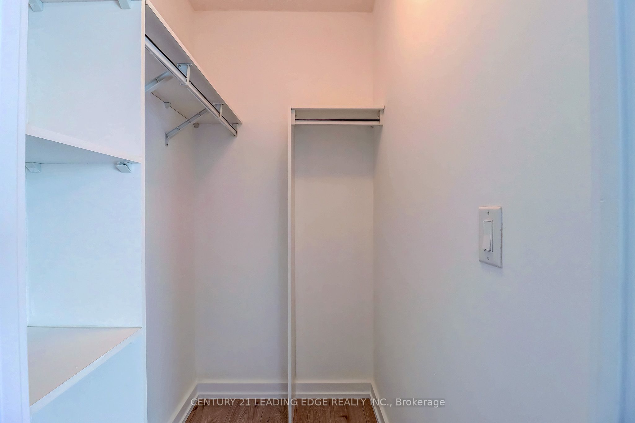 125 Village Green Square 3311 Property Photo 26