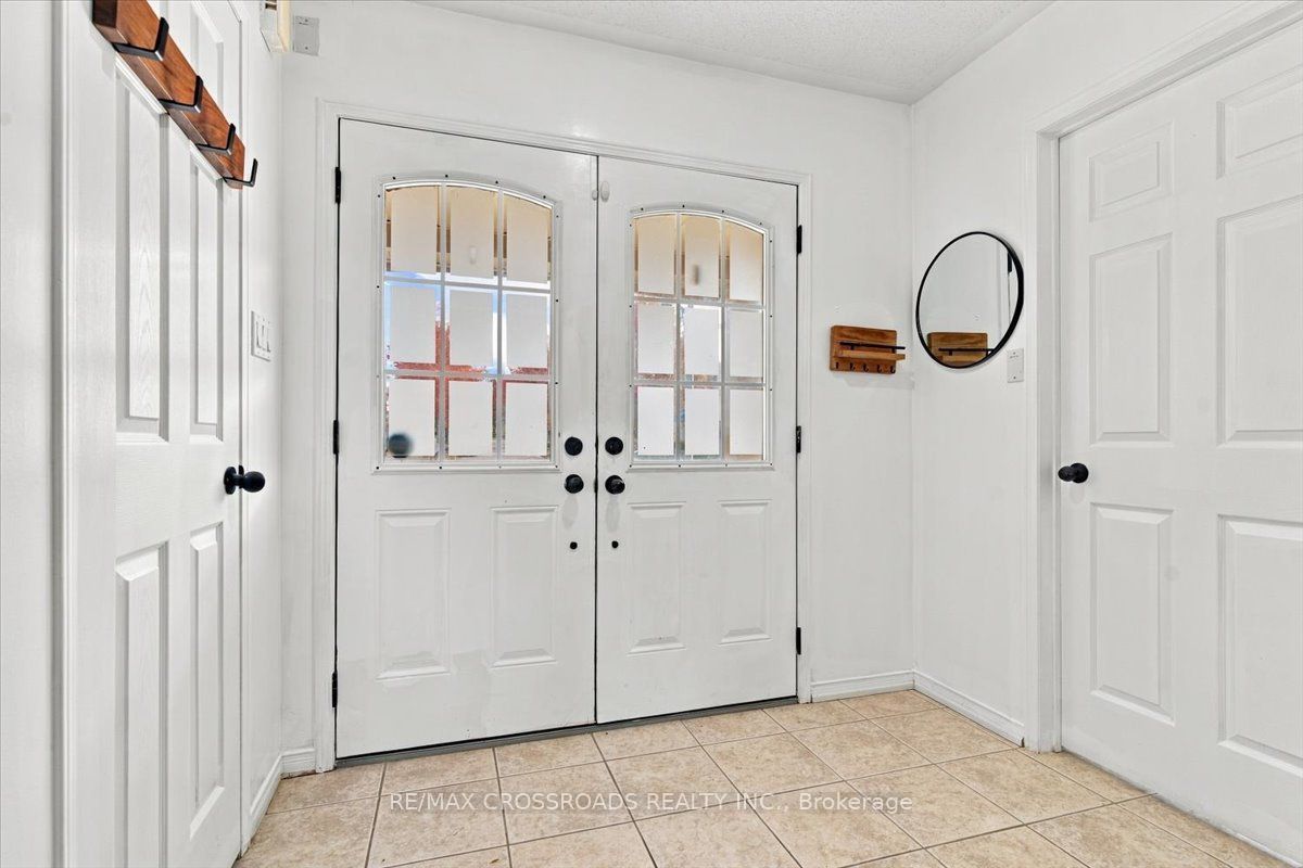 1220 Langley Circle Property Photo 3