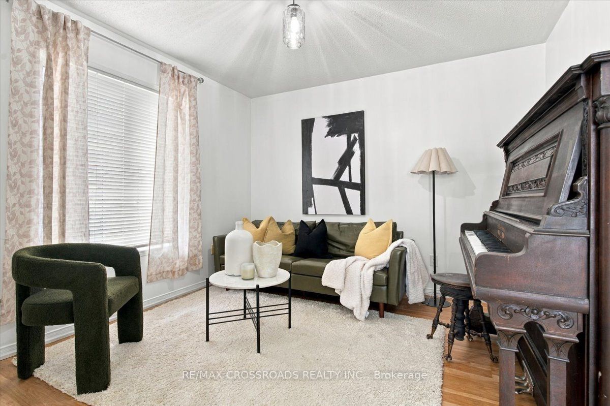 1220 Langley Circle Property Photo 15