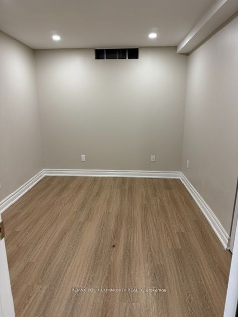 66 Vanessa Place Basement Apartment Property Photo 14