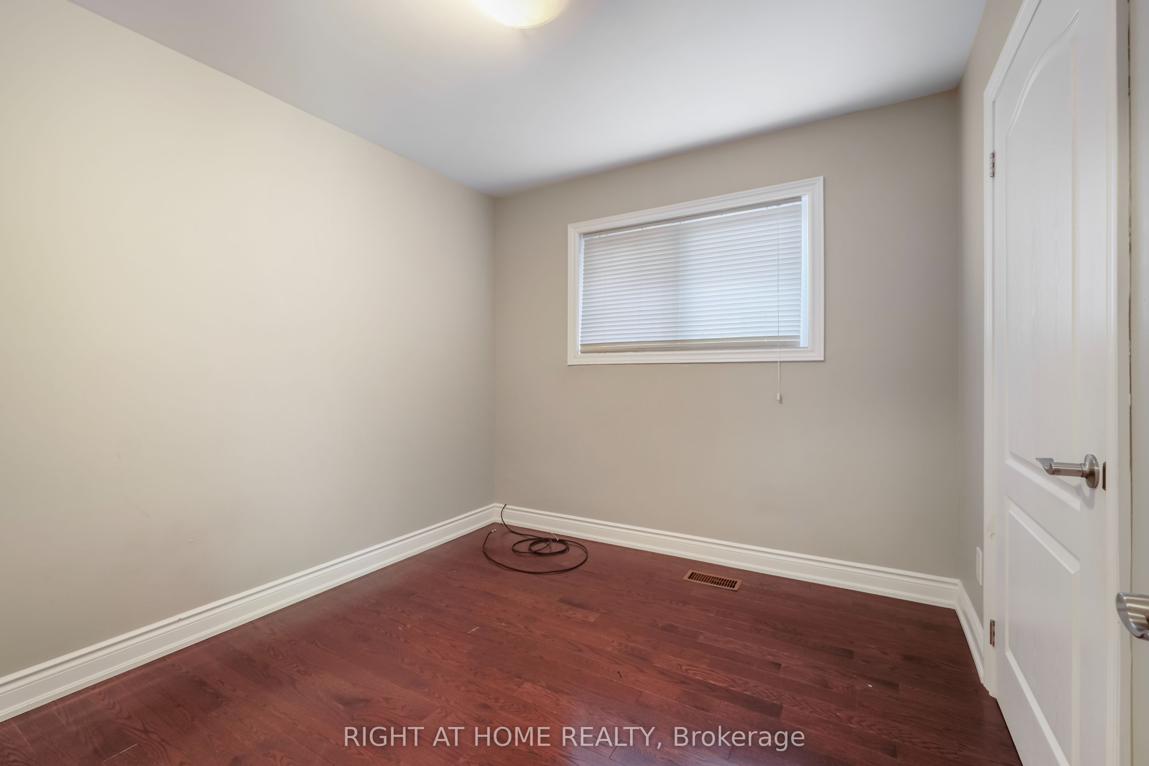 21 Cleethorpes Boulevard Property Photo 14