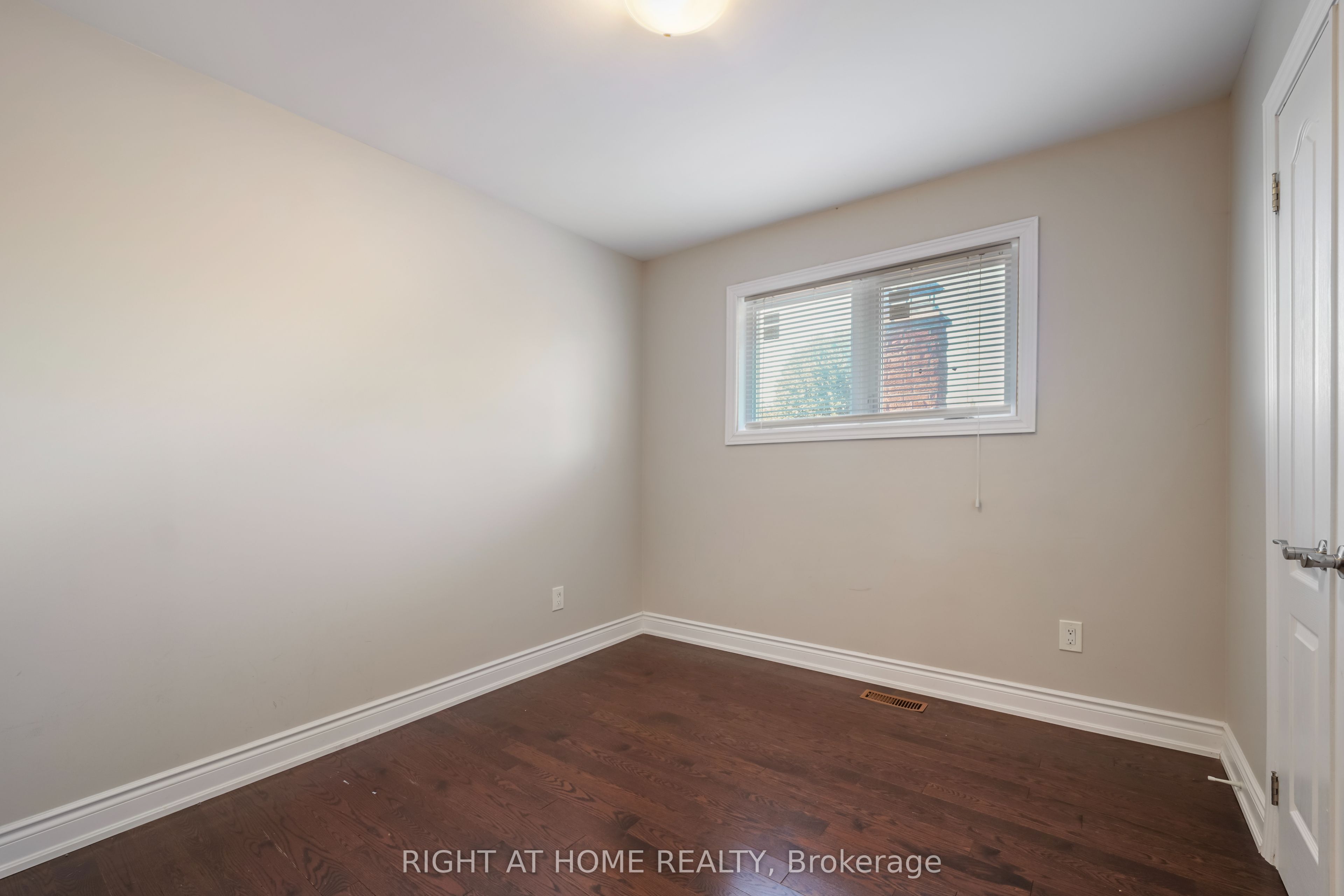 21 Cleethorpes Boulevard Property Photo 16
