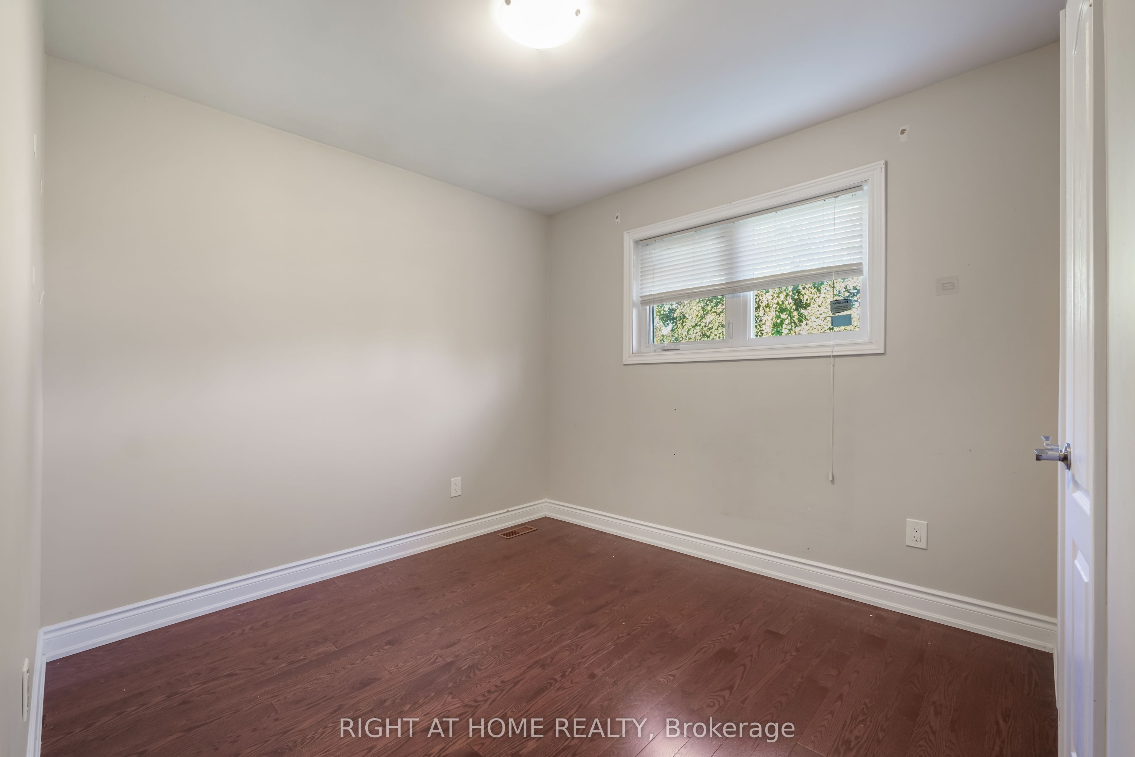 21 Cleethorpes Boulevard Property Photo 19