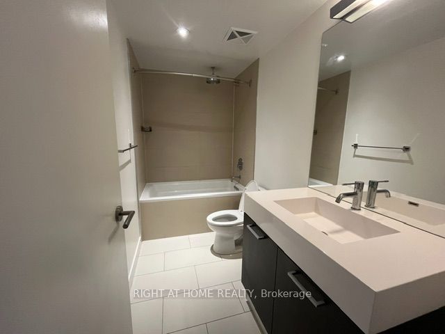 90 Broadview Avenue Property Photo 8