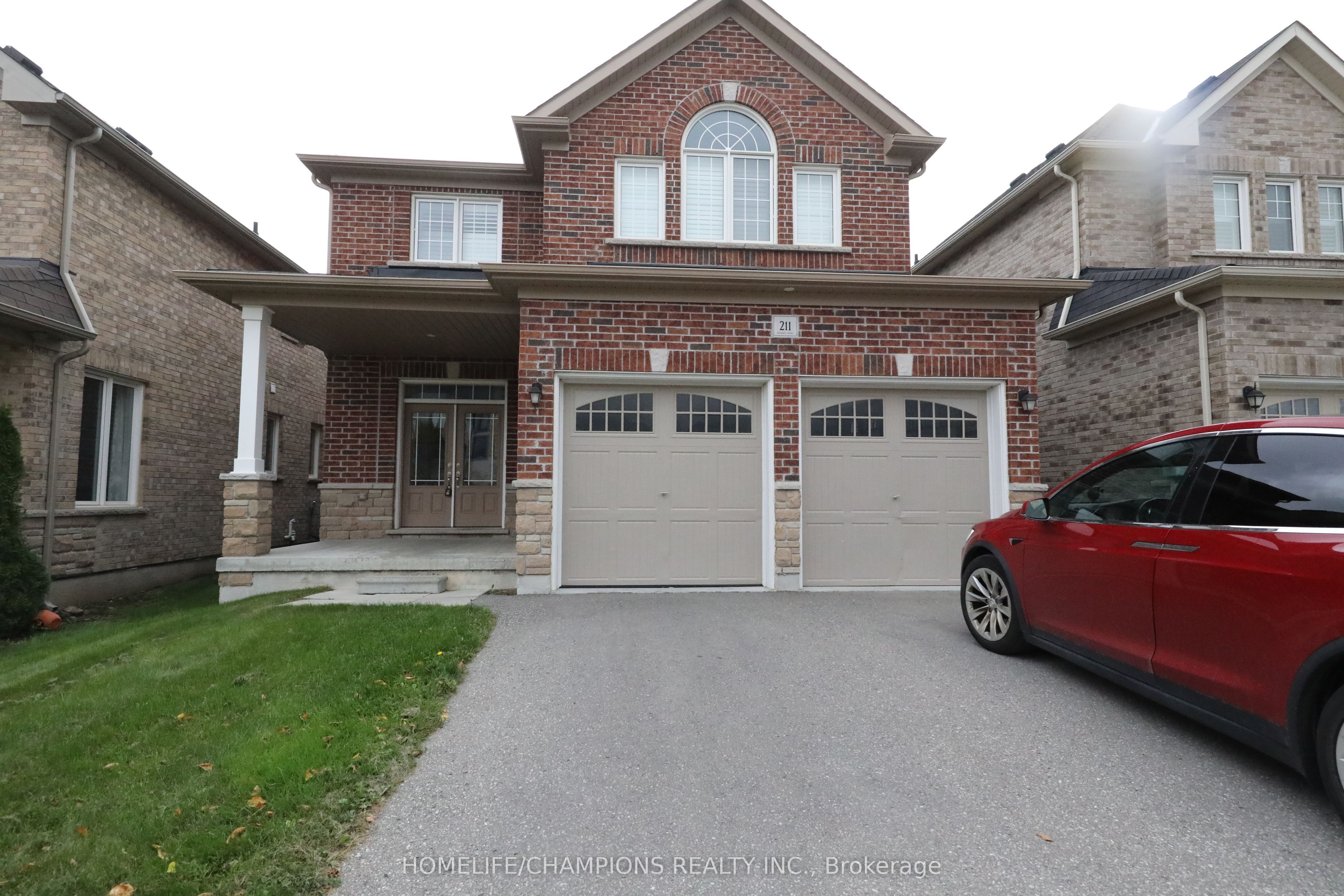 211 Northglen Boulevard Property Photo 1