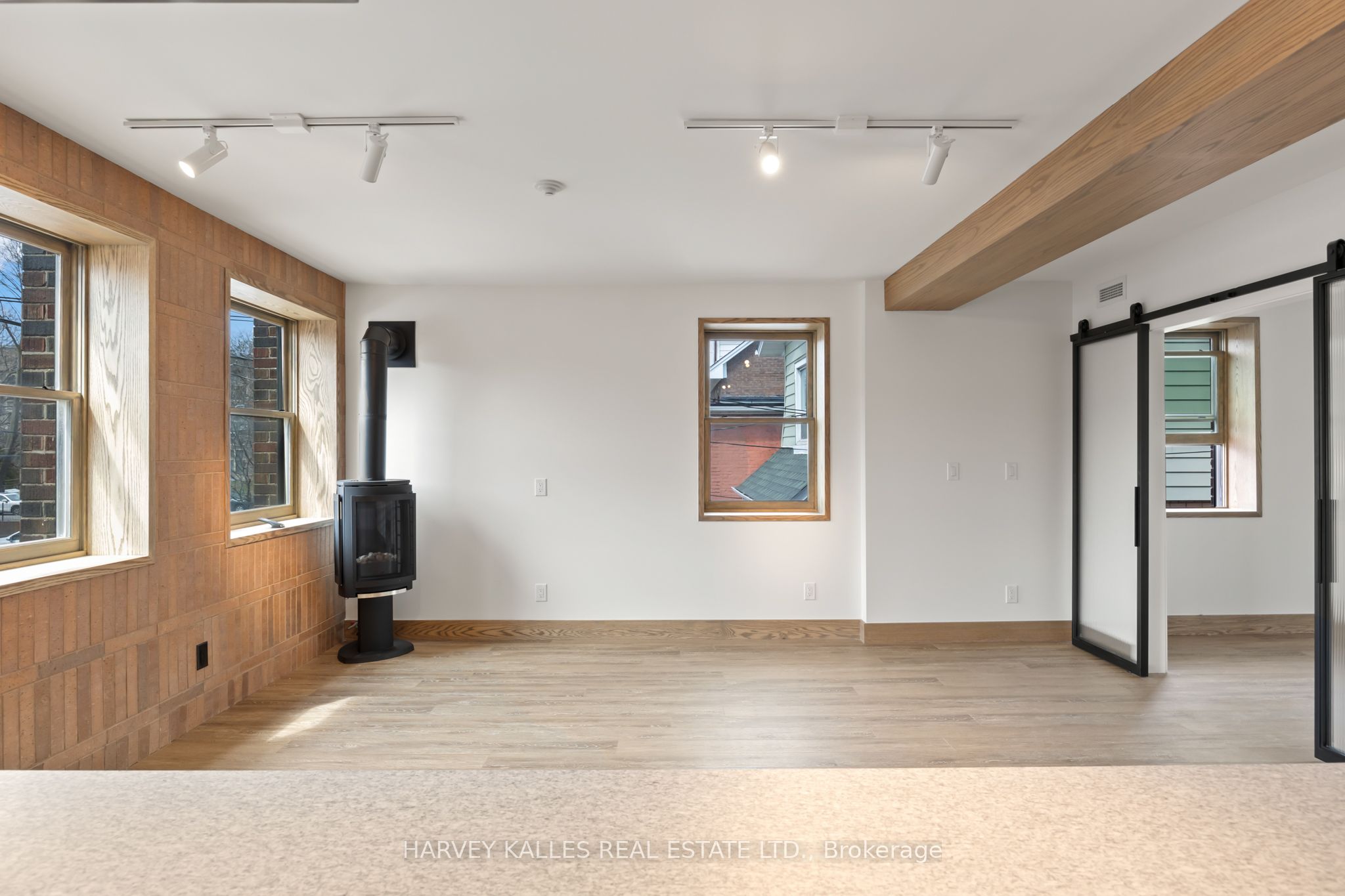 663 Greenwood Avenue 2 Property Photo 8